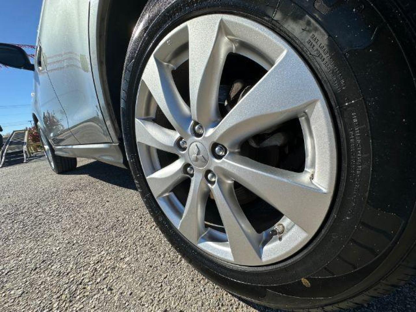 2015 SILVER Mitsubishi Outlander Sport ES 2WD (4A4AP3AU6FE) with an 2.0L L4 DOHC 16V engine, Continuously Variabl transmission, located at 2715 W Pioneer Pkwy, Arlington, TX, 76013, (817) 265-9009, 32.710262, -97.153236 - Photo#9