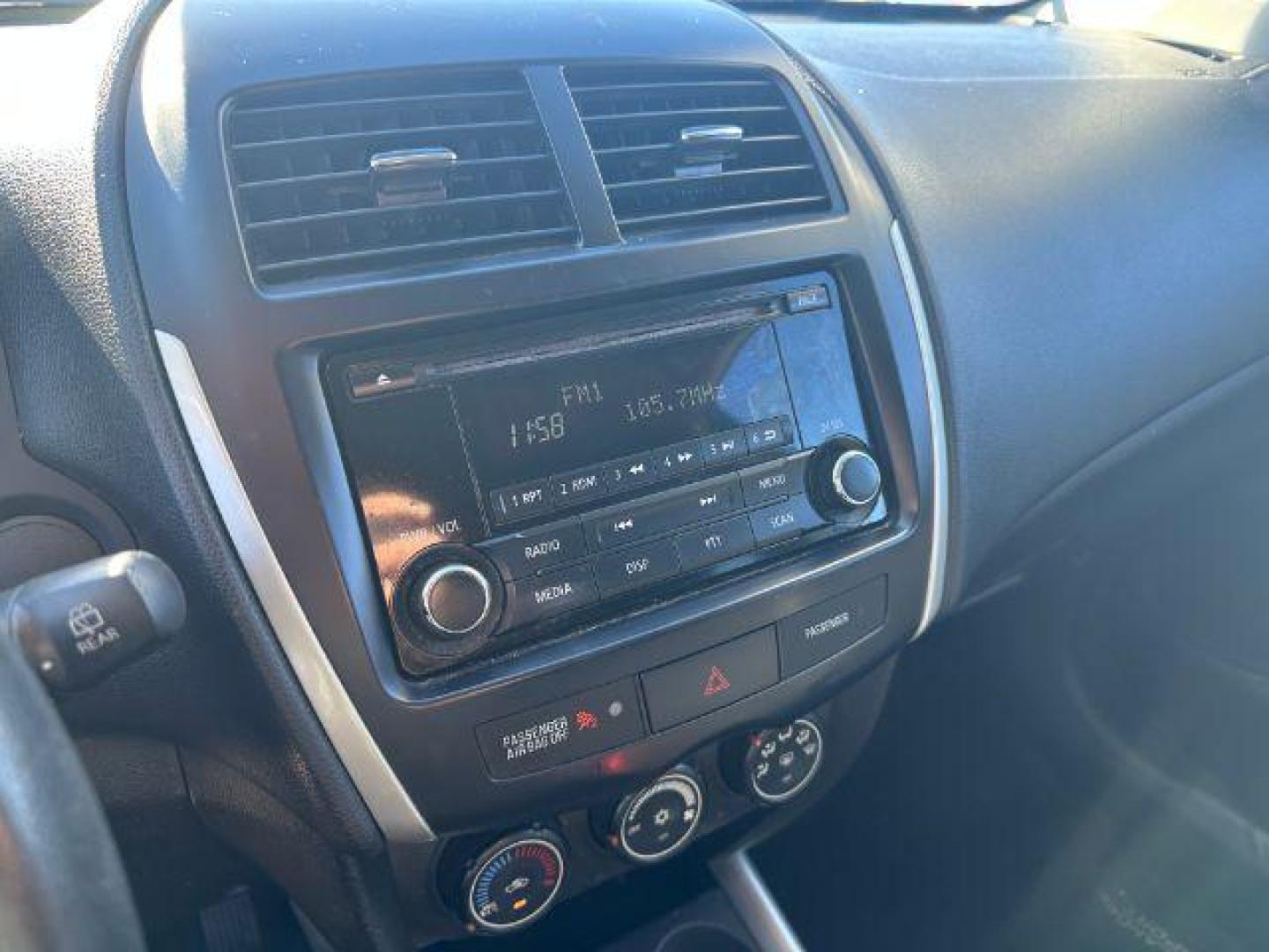 2015 SILVER Mitsubishi Outlander Sport ES 2WD (4A4AP3AU6FE) with an 2.0L L4 DOHC 16V engine, Continuously Variabl transmission, located at 2715 W Pioneer Pkwy, Arlington, TX, 76013, (817) 265-9009, 32.710262, -97.153236 - Photo#16