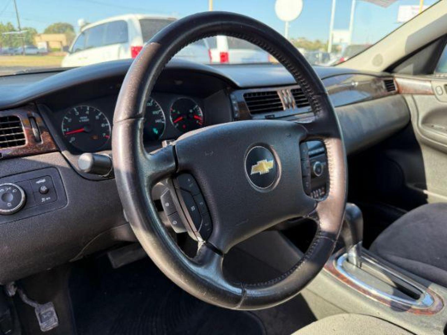 2014 WHITE Chevrolet Impala Limited LT (2G1WB5E3XE1) with an 3.6L V6 DOHC 16V FFV engine, 6-Speed Automatic transmission, located at 2715 W Pioneer Pkwy, Arlington, TX, 76013, (817) 265-9009, 32.710262, -97.153236 - Photo#15