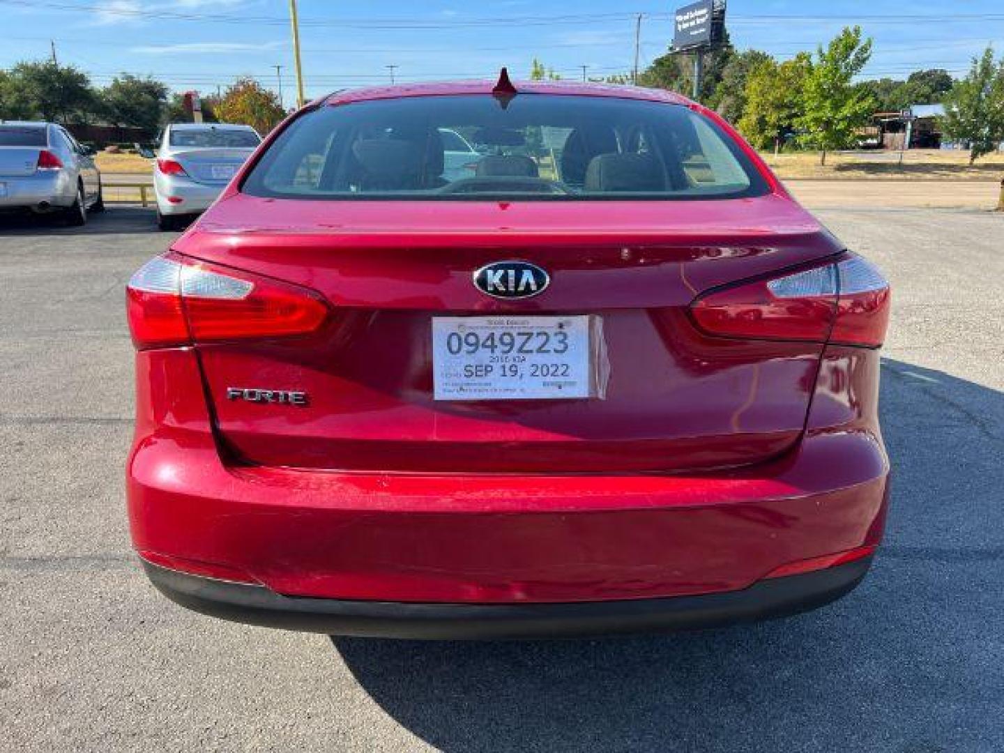 2016 RED Kia Forte LX w/Popular Package (KNAFK4A6XG5) with an 1.8L L4 DOHC 16V engine, located at 2715 W Pioneer Pkwy, Arlington, TX, 76013, (817) 265-9009, 32.710262, -97.153236 - Photo#7