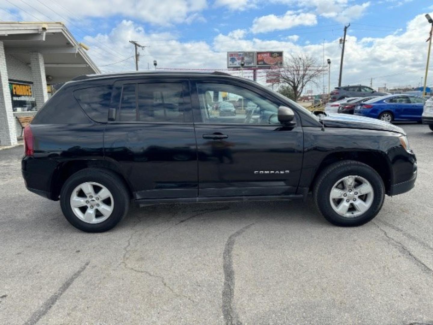 2014 BLACK Jeep Compass Sport FWD (1C4NJCBA3ED) with an 2.0L L4 DOHC 16V engine, located at 2715 W Pioneer Pkwy, Arlington, TX, 76013, (817) 265-9009, 32.710262, -97.153236- Photo#4