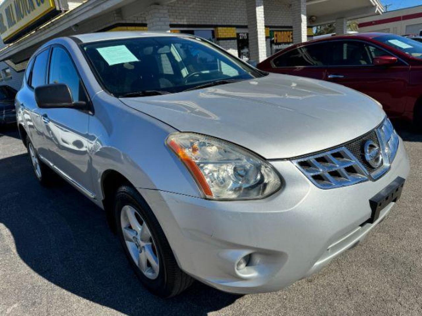 2012 SILVER Nissan Rogue S 2WD (JN8AS5MT9CW) with an 2.5L L4 DOHC 16V engine, Continuously Variabl transmission, located at 2715 W Pioneer Pkwy, Arlington, TX, 76013, (817) 265-9009, 32.710262, -97.153236 - Photo#4