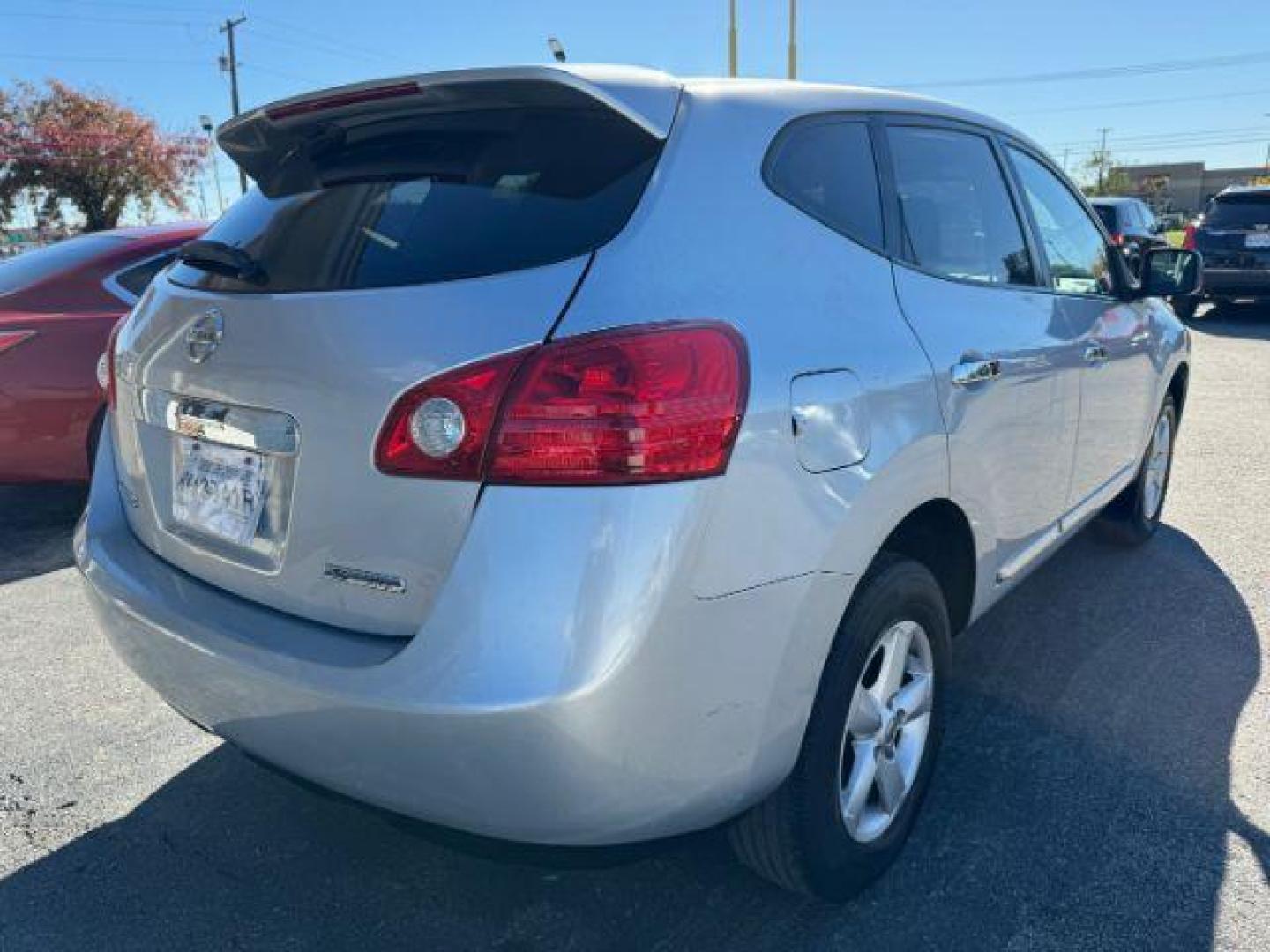 2012 SILVER Nissan Rogue S 2WD (JN8AS5MT9CW) with an 2.5L L4 DOHC 16V engine, Continuously Variabl transmission, located at 2715 W Pioneer Pkwy, Arlington, TX, 76013, (817) 265-9009, 32.710262, -97.153236 - Photo#5