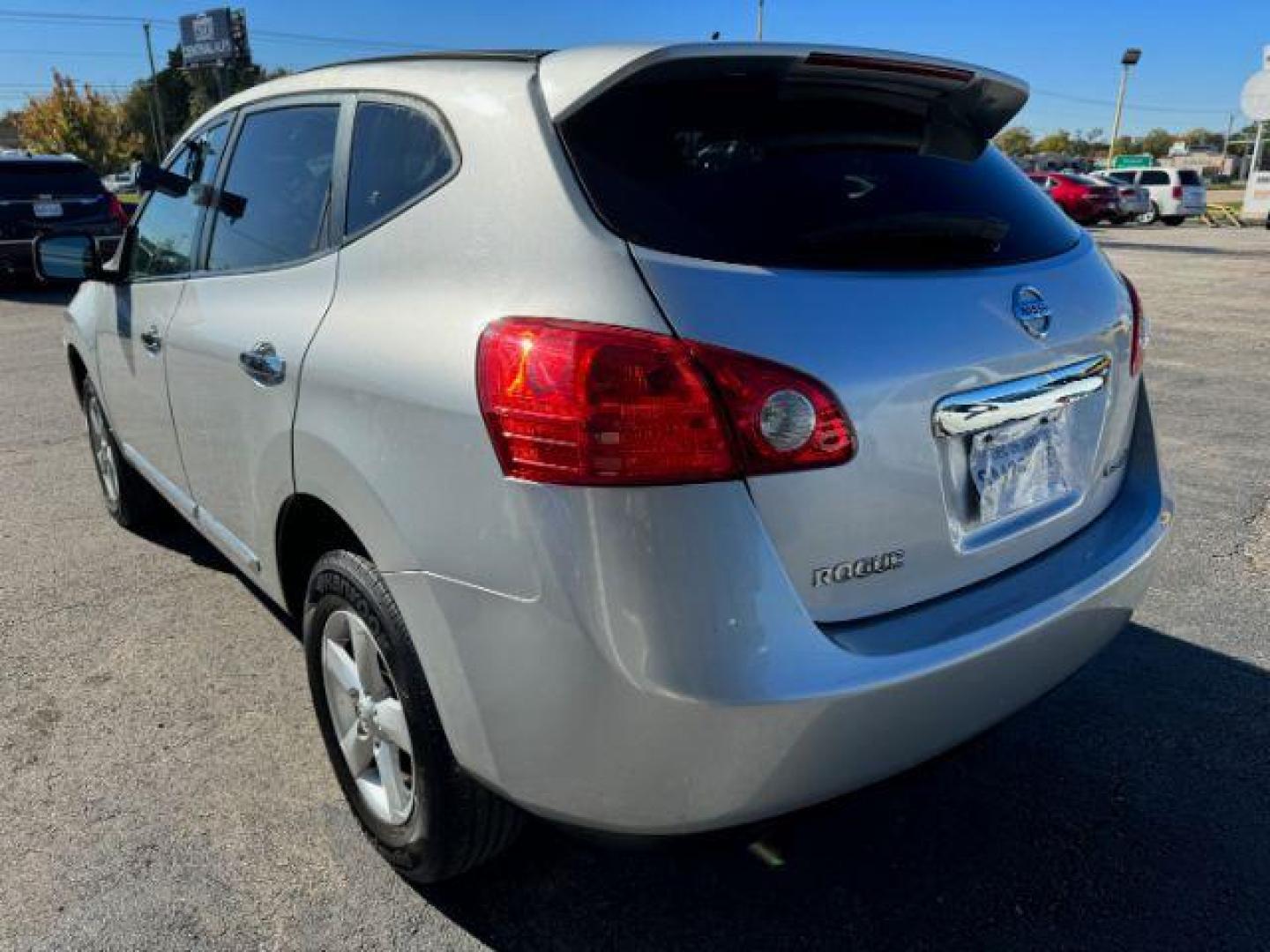 2012 SILVER Nissan Rogue S 2WD (JN8AS5MT9CW) with an 2.5L L4 DOHC 16V engine, Continuously Variabl transmission, located at 2715 W Pioneer Pkwy, Arlington, TX, 76013, (817) 265-9009, 32.710262, -97.153236 - Photo#7