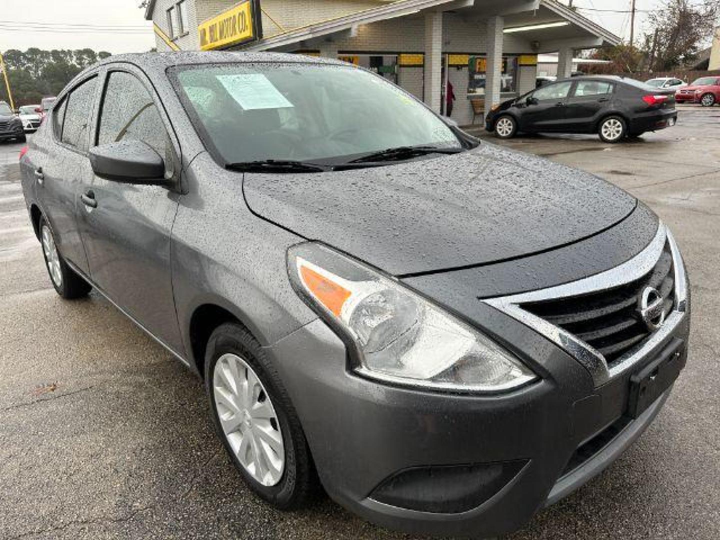 2019 GRAY Nissan Versa 1.6 S Plus (3N1CN7AP3KL) with an 1.6L L4 DOHC 16V engine, Continuously Variabl transmission, located at 2715 W Pioneer Pkwy, Arlington, TX, 76013, (817) 265-9009, 32.710262, -97.153236 - Photo#4