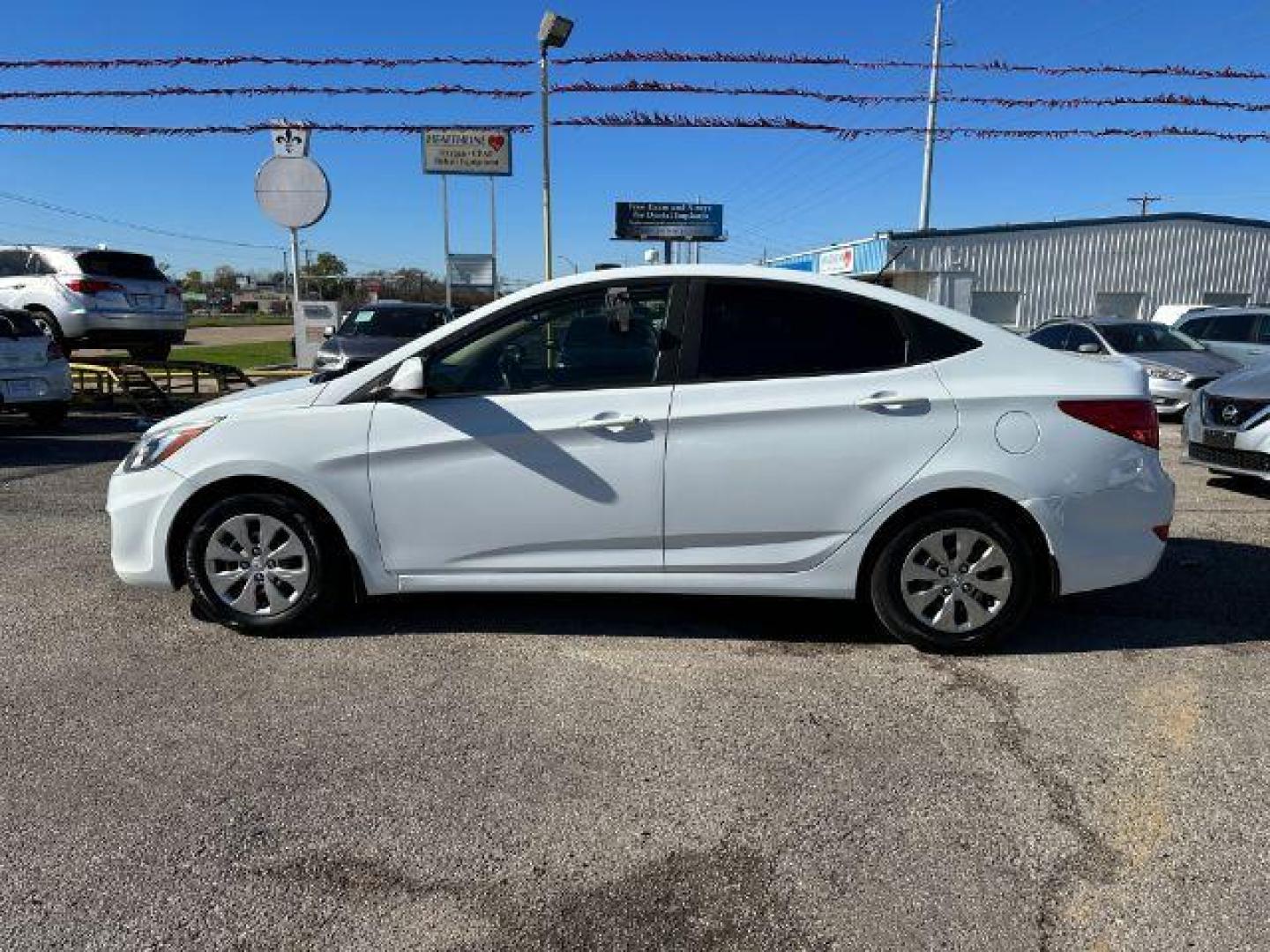 2016 WHITE Hyundai Accent SE 4-Door 6A (KMHCT4AEXGU) with an 1.6L L4 DOHC 16V engine, 6-Speed Automatic transmission, located at 2715 W Pioneer Pkwy, Arlington, TX, 76013, (817) 265-9009, 32.710262, -97.153236 - Photo#1