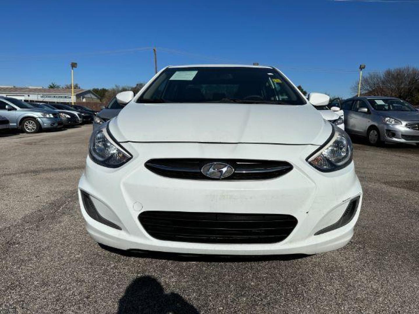2016 WHITE Hyundai Accent SE 4-Door 6A (KMHCT4AEXGU) with an 1.6L L4 DOHC 16V engine, 6-Speed Automatic transmission, located at 2715 W Pioneer Pkwy, Arlington, TX, 76013, (817) 265-9009, 32.710262, -97.153236 - Photo#3