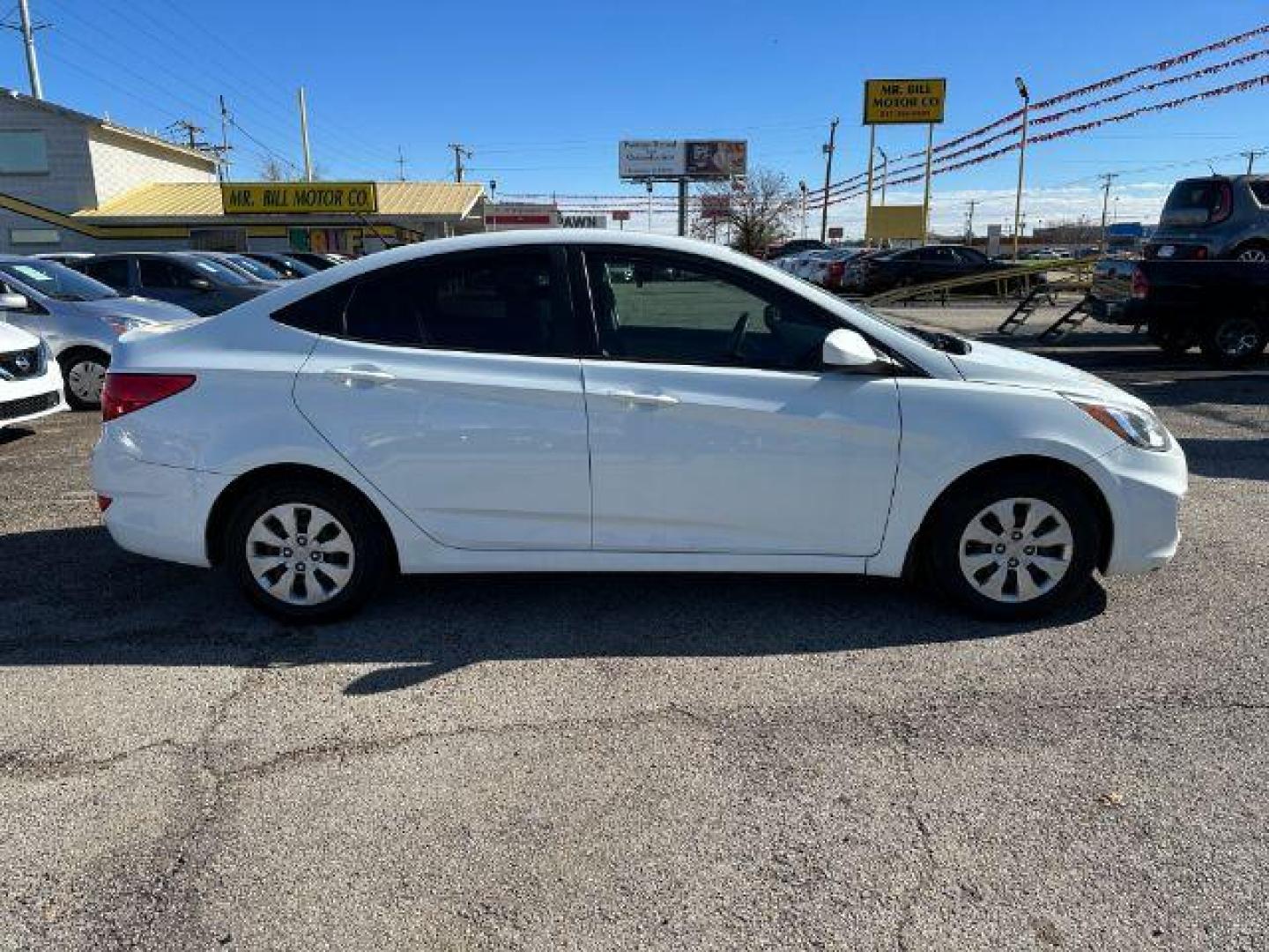 2016 WHITE Hyundai Accent SE 4-Door 6A (KMHCT4AEXGU) with an 1.6L L4 DOHC 16V engine, 6-Speed Automatic transmission, located at 2715 W Pioneer Pkwy, Arlington, TX, 76013, (817) 265-9009, 32.710262, -97.153236 - Photo#5
