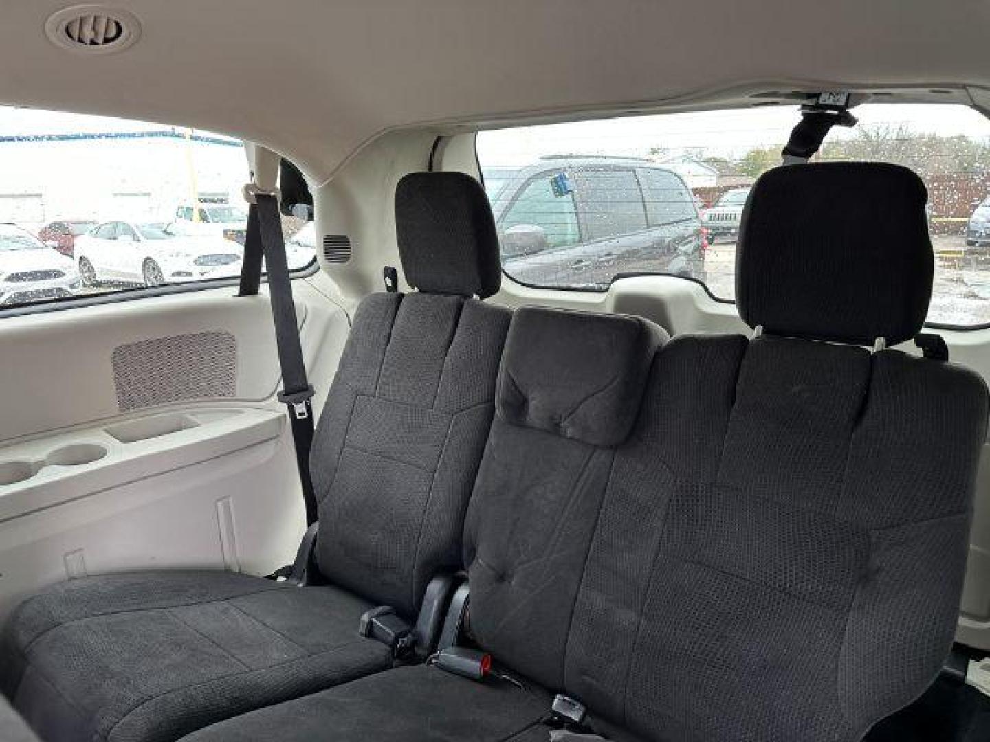2012 WHITE Dodge Grand Caravan SXT (2C4RDGCG6CR) with an 3.6L V6 DOHC 24V engine, 6-Speed Automatic transmission, located at 2715 W Pioneer Pkwy, Arlington, TX, 76013, (817) 265-9009, 32.710262, -97.153236 - Photo#10