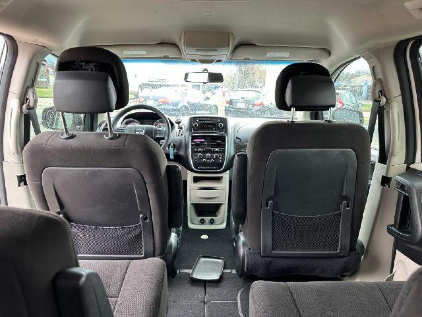 2012 WHITE Dodge Grand Caravan SXT (2C4RDGCG6CR) with an 3.6L V6 DOHC 24V engine, 6-Speed Automatic transmission, located at 2715 W Pioneer Pkwy, Arlington, TX, 76013, (817) 265-9009, 32.710262, -97.153236 - Photo#11