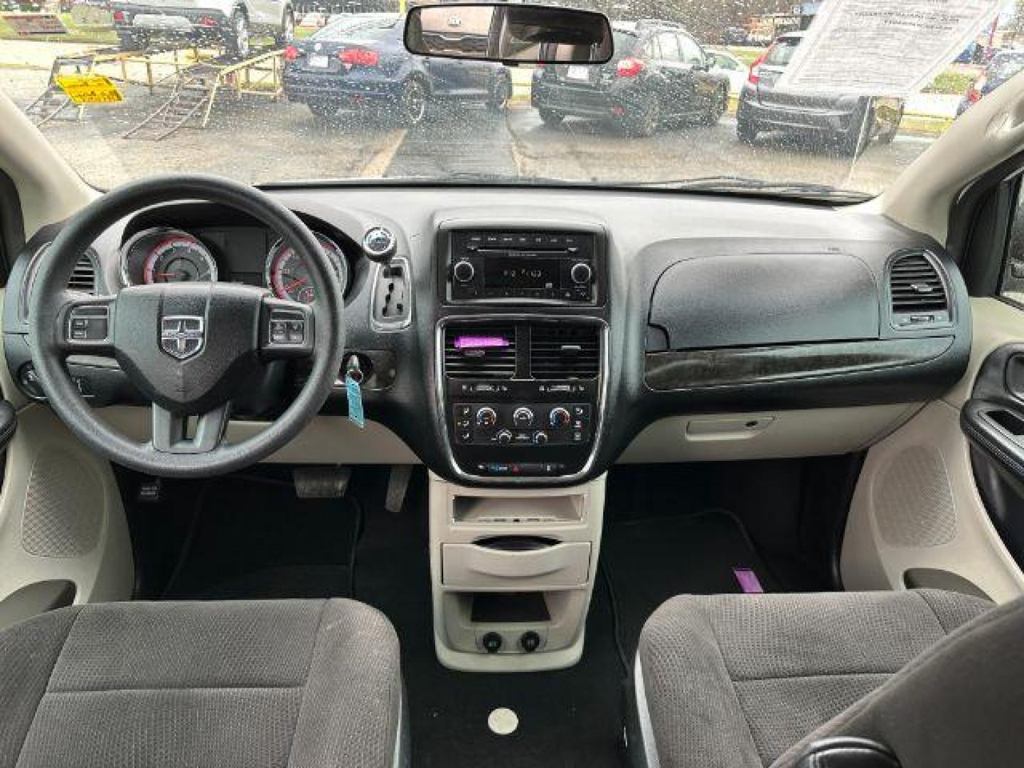 2012 WHITE Dodge Grand Caravan SXT (2C4RDGCG6CR) with an 3.6L V6 DOHC 24V engine, 6-Speed Automatic transmission, located at 2715 W Pioneer Pkwy, Arlington, TX, 76013, (817) 265-9009, 32.710262, -97.153236 - Photo#13