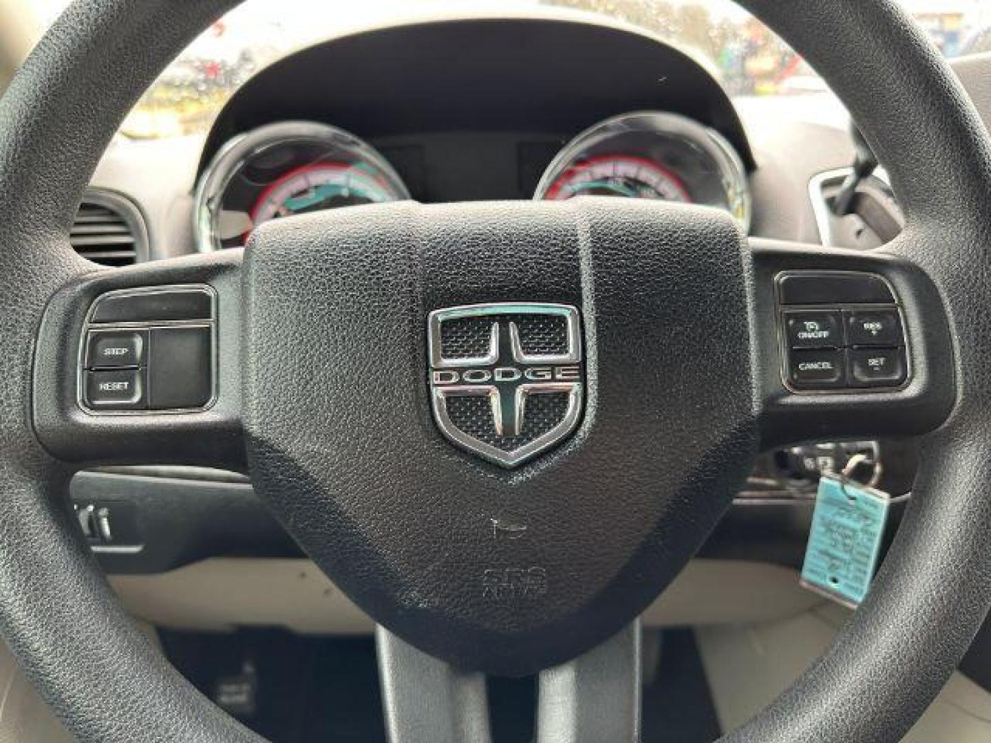 2012 WHITE Dodge Grand Caravan SXT (2C4RDGCG6CR) with an 3.6L V6 DOHC 24V engine, 6-Speed Automatic transmission, located at 2715 W Pioneer Pkwy, Arlington, TX, 76013, (817) 265-9009, 32.710262, -97.153236 - Photo#19