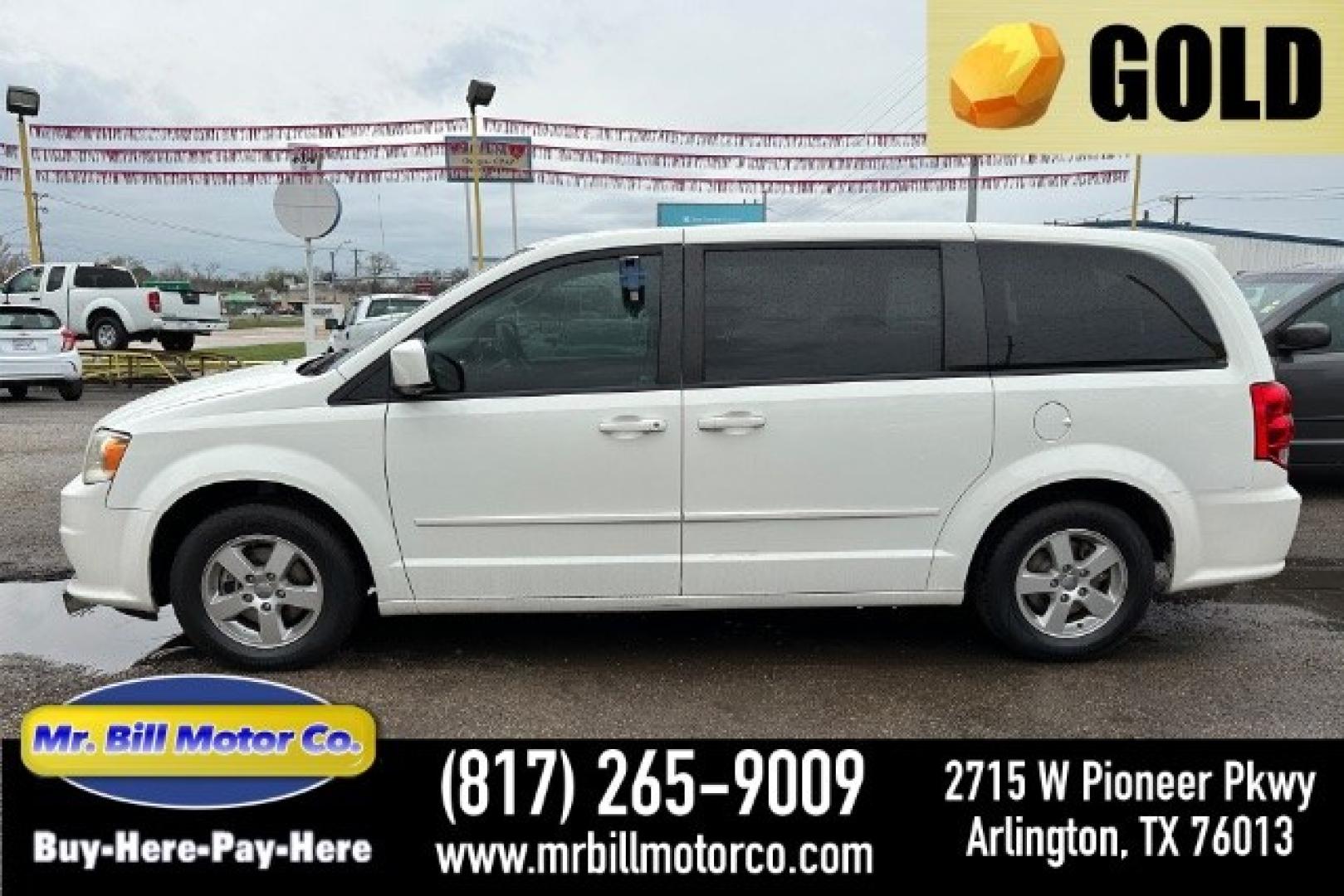 2012 WHITE Dodge Grand Caravan SXT (2C4RDGCG6CR) with an 3.6L V6 DOHC 24V engine, 6-Speed Automatic transmission, located at 2715 W Pioneer Pkwy, Arlington, TX, 76013, (817) 265-9009, 32.710262, -97.153236- Photo#0