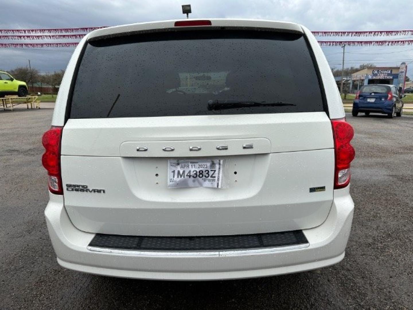 2012 WHITE Dodge Grand Caravan SXT (2C4RDGCG6CR) with an 3.6L V6 DOHC 24V engine, 6-Speed Automatic transmission, located at 2715 W Pioneer Pkwy, Arlington, TX, 76013, (817) 265-9009, 32.710262, -97.153236- Photo#6