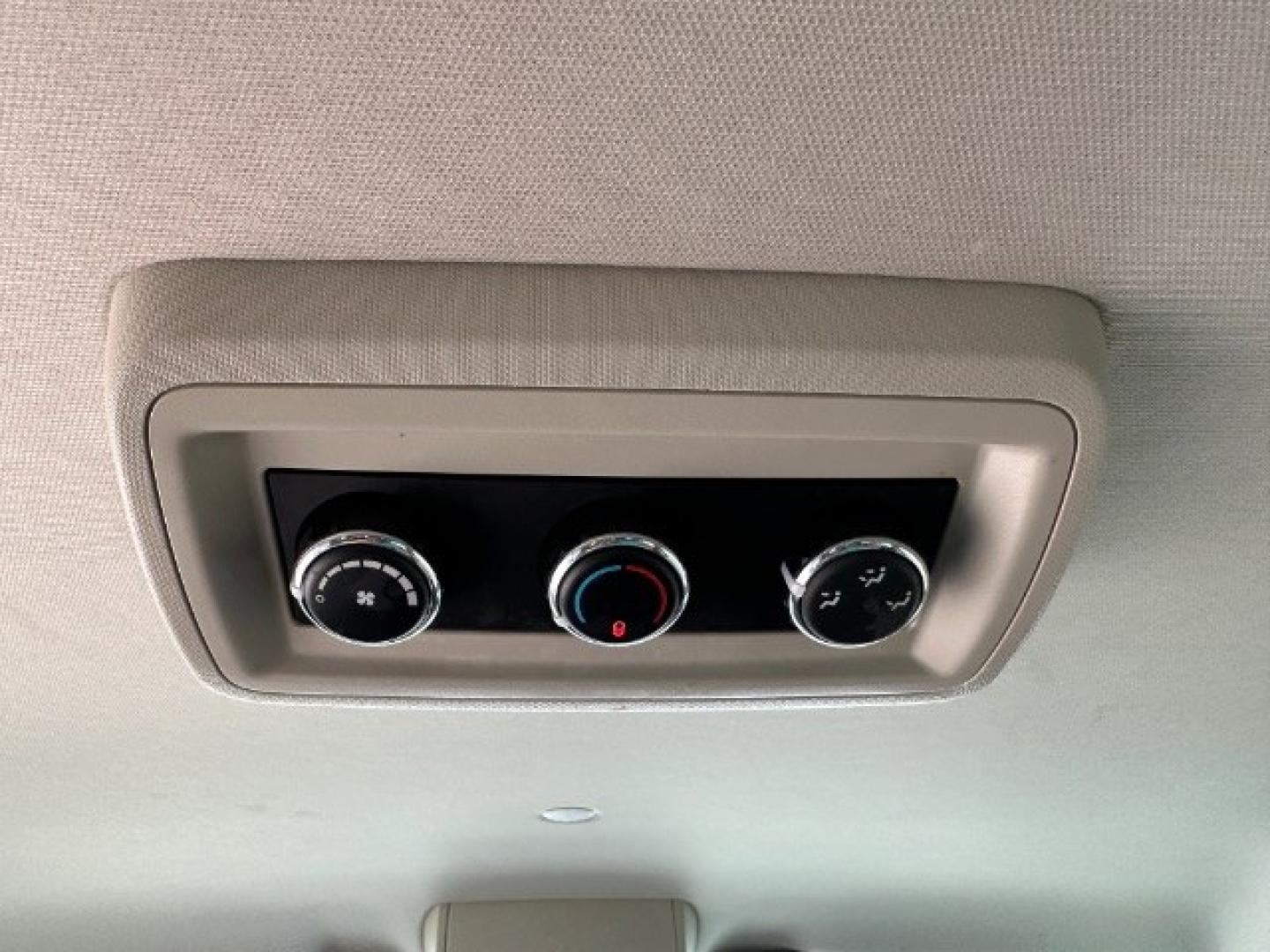 2012 WHITE Dodge Grand Caravan SXT (2C4RDGCG6CR) with an 3.6L V6 DOHC 24V engine, 6-Speed Automatic transmission, located at 2715 W Pioneer Pkwy, Arlington, TX, 76013, (817) 265-9009, 32.710262, -97.153236- Photo#11