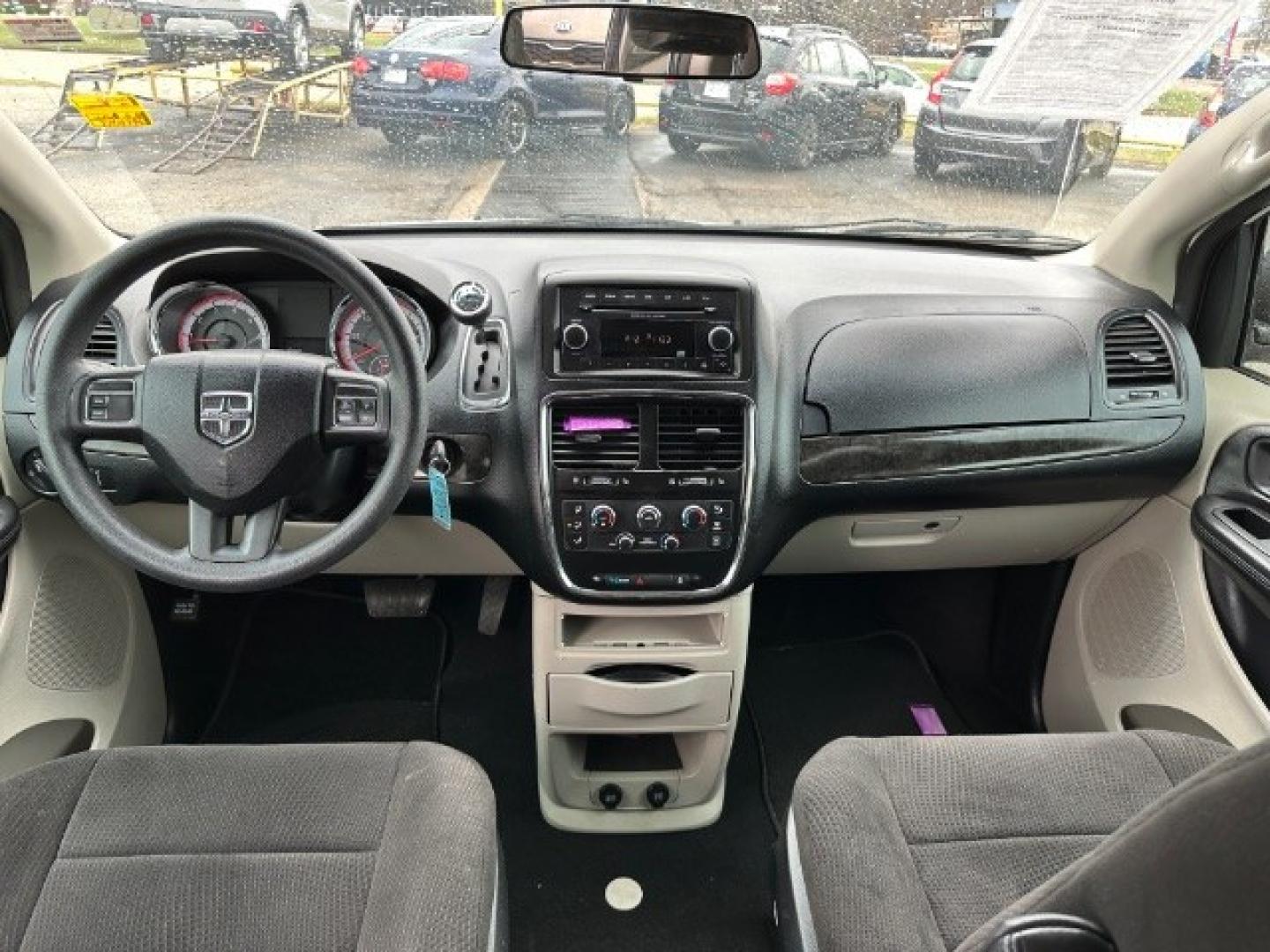 2012 WHITE Dodge Grand Caravan SXT (2C4RDGCG6CR) with an 3.6L V6 DOHC 24V engine, 6-Speed Automatic transmission, located at 2715 W Pioneer Pkwy, Arlington, TX, 76013, (817) 265-9009, 32.710262, -97.153236- Photo#12