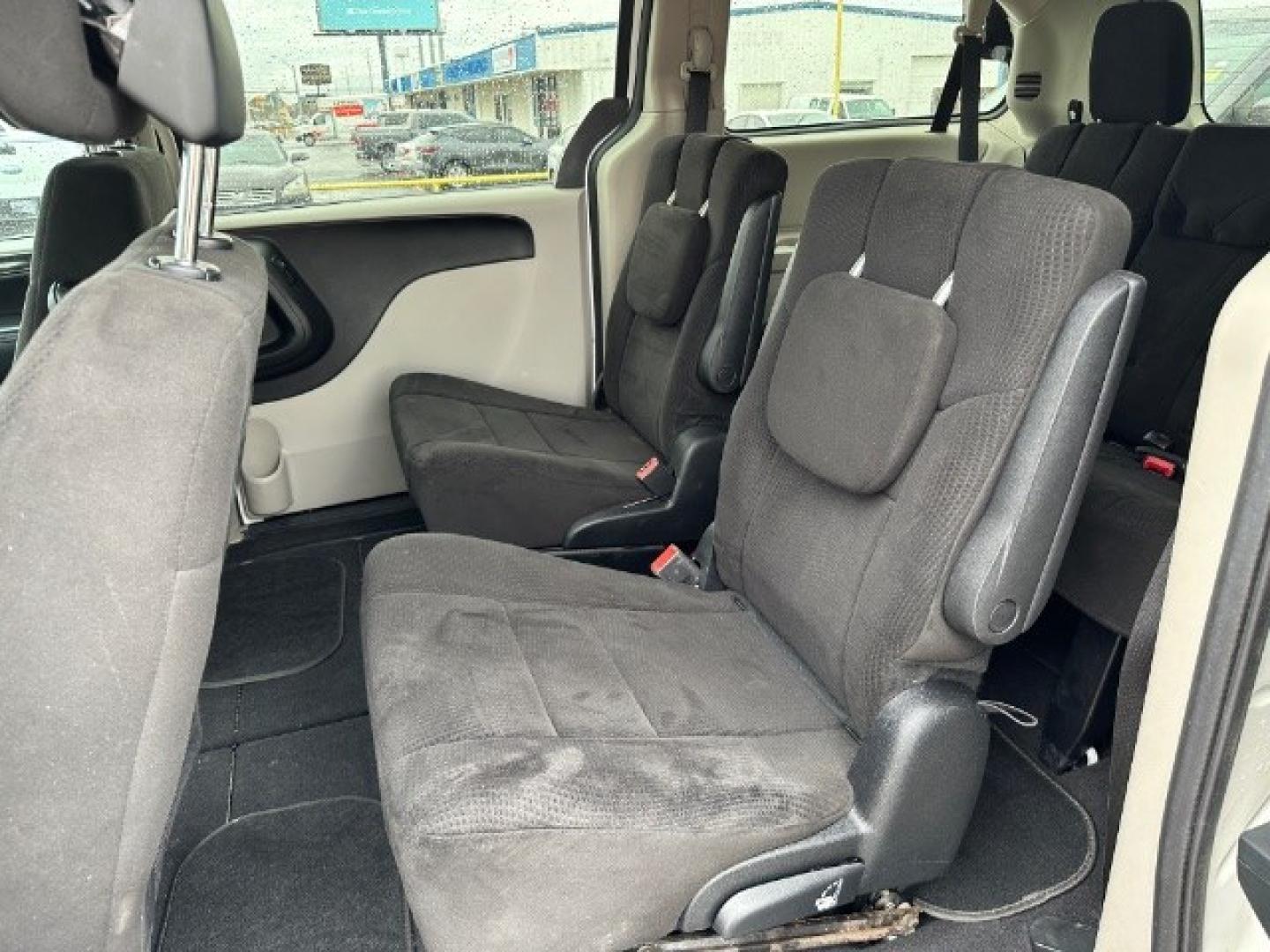 2012 WHITE Dodge Grand Caravan SXT (2C4RDGCG6CR) with an 3.6L V6 DOHC 24V engine, 6-Speed Automatic transmission, located at 2715 W Pioneer Pkwy, Arlington, TX, 76013, (817) 265-9009, 32.710262, -97.153236- Photo#13