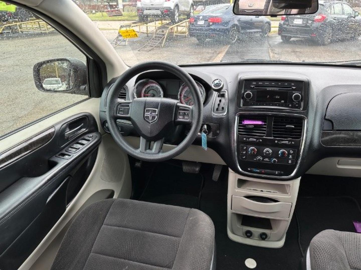 2012 WHITE Dodge Grand Caravan SXT (2C4RDGCG6CR) with an 3.6L V6 DOHC 24V engine, 6-Speed Automatic transmission, located at 2715 W Pioneer Pkwy, Arlington, TX, 76013, (817) 265-9009, 32.710262, -97.153236- Photo#14