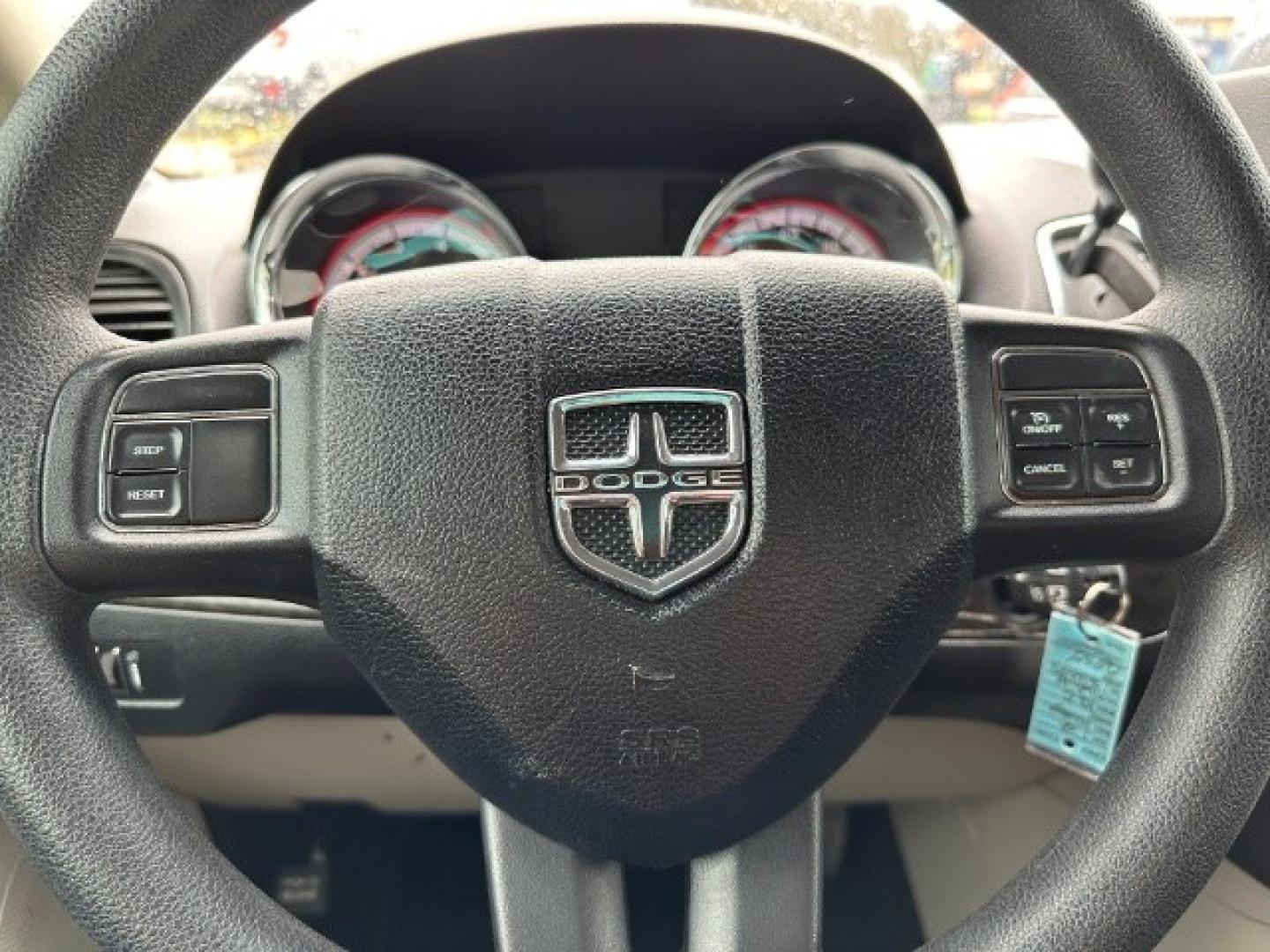 2012 WHITE Dodge Grand Caravan SXT (2C4RDGCG6CR) with an 3.6L V6 DOHC 24V engine, 6-Speed Automatic transmission, located at 2715 W Pioneer Pkwy, Arlington, TX, 76013, (817) 265-9009, 32.710262, -97.153236- Photo#18