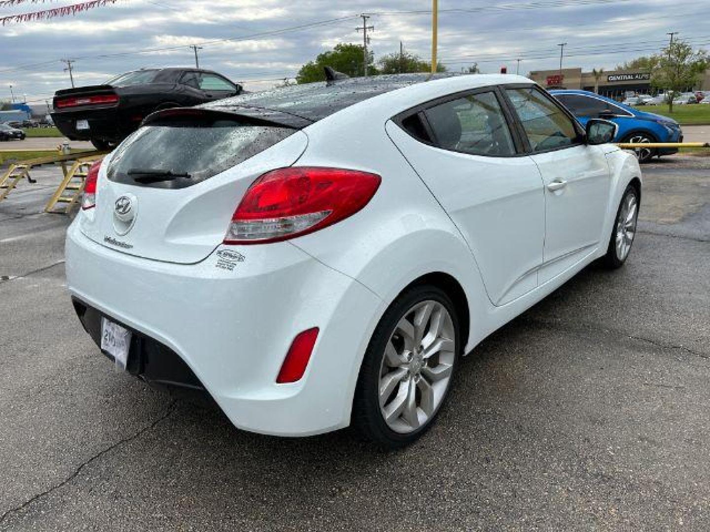 2013 WHITE Hyundai Veloster Base (KMHTC6AD9DU) with an 1.6L L4 DOHC 16V engine, located at 2715 W Pioneer Pkwy, Arlington, TX, 76013, (817) 265-9009, 32.710262, -97.153236 - Photo#6