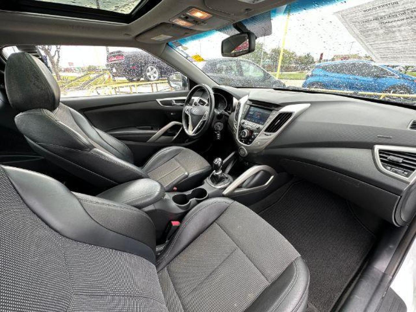 2013 WHITE Hyundai Veloster Base (KMHTC6AD9DU) with an 1.6L L4 DOHC 16V engine, located at 2715 W Pioneer Pkwy, Arlington, TX, 76013, (817) 265-9009, 32.710262, -97.153236 - Photo#10