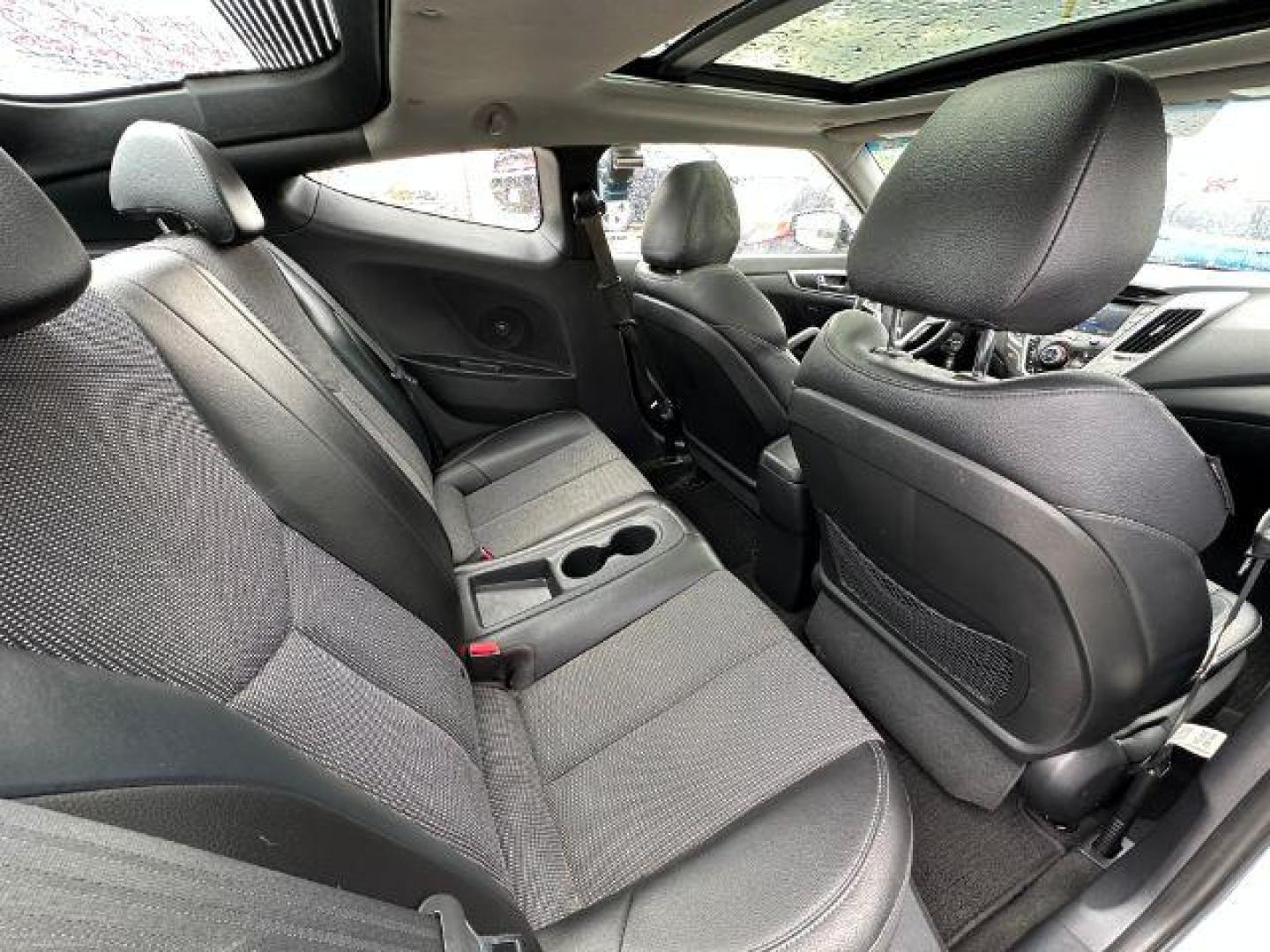2013 WHITE Hyundai Veloster Base (KMHTC6AD9DU) with an 1.6L L4 DOHC 16V engine, located at 2715 W Pioneer Pkwy, Arlington, TX, 76013, (817) 265-9009, 32.710262, -97.153236 - Photo#11