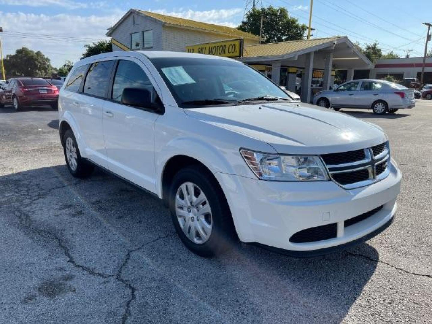 2018 WHITE Dodge Journey SE (3C4PDCAB3JT) with an 2.4L L4 DOHC 16V engine, 4-Speed Automatic transmission, located at 2715 W Pioneer Pkwy, Arlington, TX, 76013, (817) 265-9009, 32.710262, -97.153236 - Photo#4