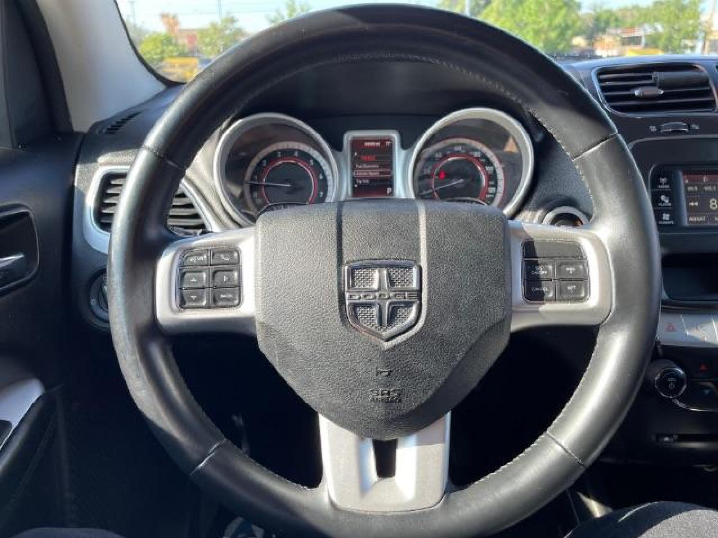 2018 WHITE Dodge Journey SE (3C4PDCAB3JT) with an 2.4L L4 DOHC 16V engine, 4-Speed Automatic transmission, located at 2715 W Pioneer Pkwy, Arlington, TX, 76013, (817) 265-9009, 32.710262, -97.153236 - Photo#17