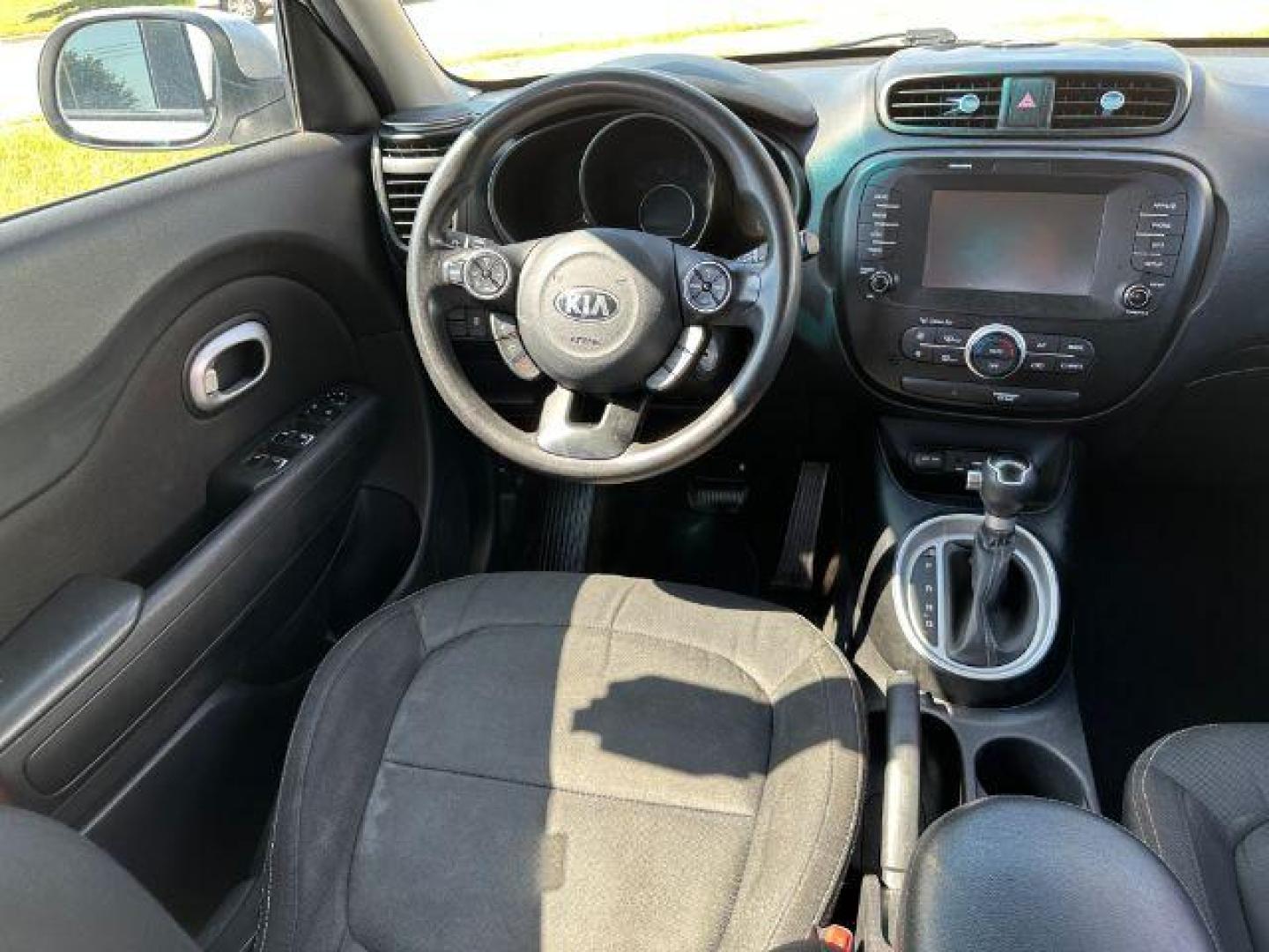 2018 SILVER Kia Soul + (KNDJP3A53J7) with an 2.0L L4 DOHC 16V engine, 6-Speed Automatic transmission, located at 2715 W Pioneer Pkwy, Arlington, TX, 76013, (817) 265-9009, 32.710262, -97.153236 - Photo#12