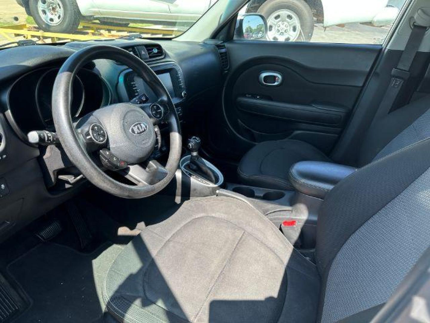 2018 SILVER Kia Soul + (KNDJP3A53J7) with an 2.0L L4 DOHC 16V engine, 6-Speed Automatic transmission, located at 2715 W Pioneer Pkwy, Arlington, TX, 76013, (817) 265-9009, 32.710262, -97.153236 - Photo#14