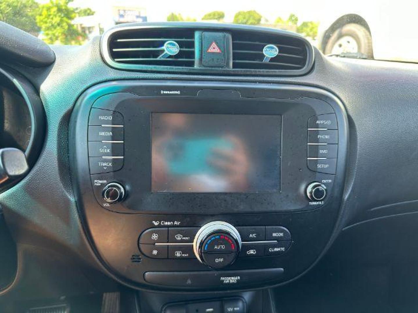 2018 SILVER Kia Soul + (KNDJP3A53J7) with an 2.0L L4 DOHC 16V engine, 6-Speed Automatic transmission, located at 2715 W Pioneer Pkwy, Arlington, TX, 76013, (817) 265-9009, 32.710262, -97.153236 - Photo#16