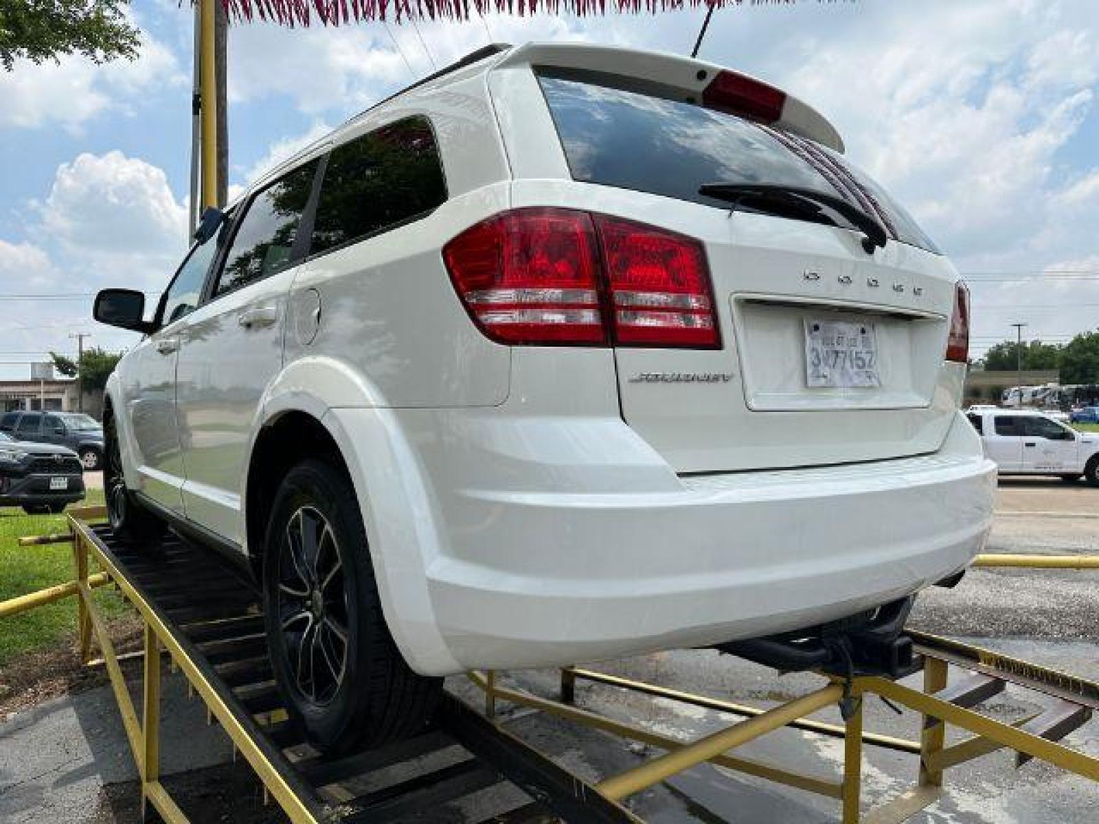2018 WHITE Dodge Journey SE (3C4PDCABXJT) with an 2.4L L4 DOHC 16V engine, 4-Speed Automatic transmission, located at 2715 W Pioneer Pkwy, Arlington, TX, 76013, (817) 265-9009, 32.710262, -97.153236 - Photo #7