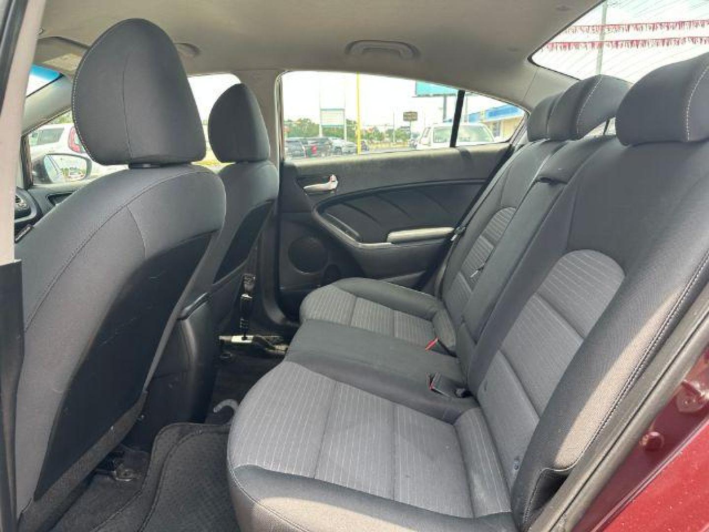 2018 RED Kia Forte LX 6M (3KPFL4A73JE) with an 2.0L L4 DOHC 16V engine, 6-Speed Manual transmission, located at 2715 W Pioneer Pkwy, Arlington, TX, 76013, (817) 265-9009, 32.710262, -97.153236 - Photo#9