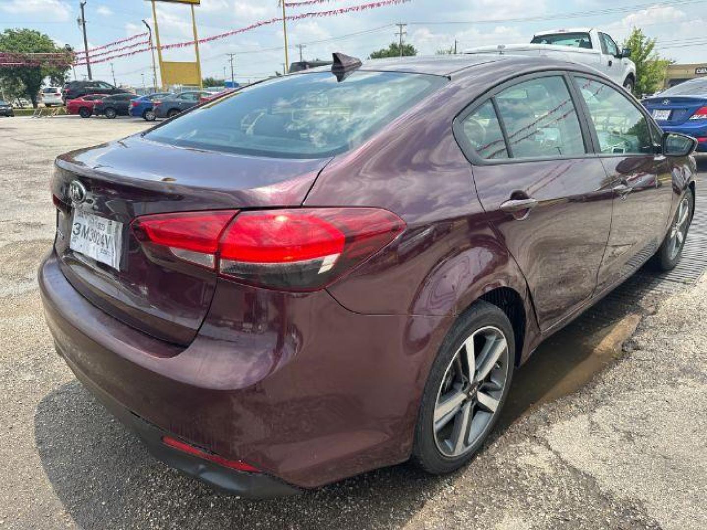 2018 RED Kia Forte LX 6M (3KPFL4A73JE) with an 2.0L L4 DOHC 16V engine, 6-Speed Manual transmission, located at 2715 W Pioneer Pkwy, Arlington, TX, 76013, (817) 265-9009, 32.710262, -97.153236 - Photo#5