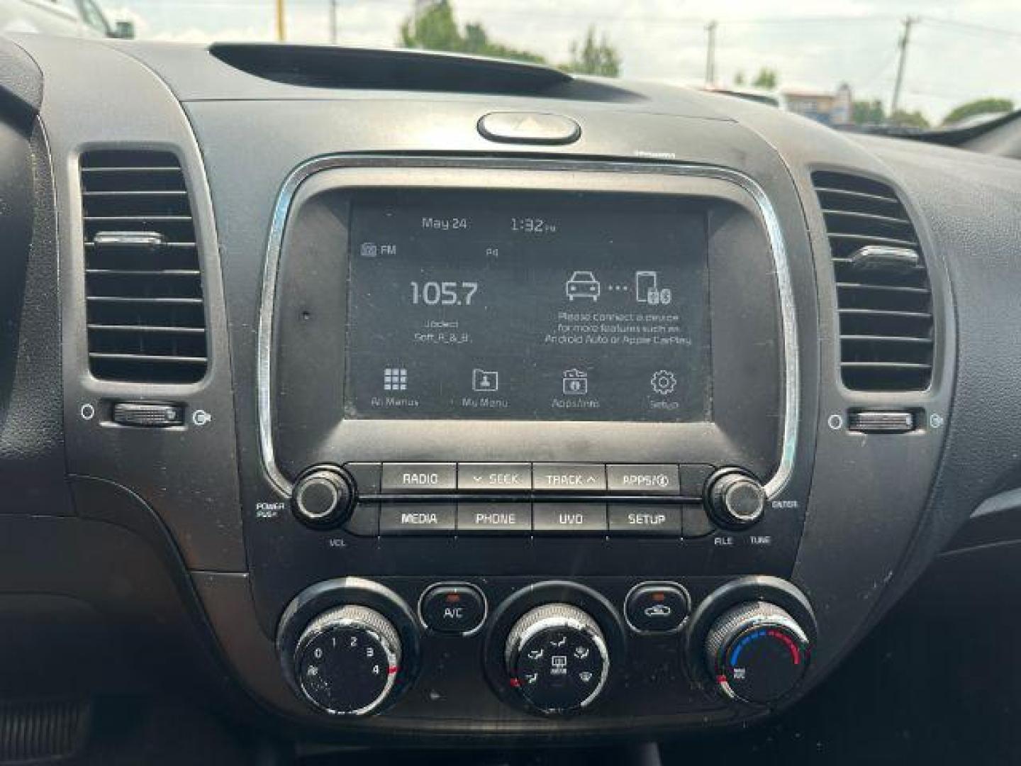 2018 RED Kia Forte LX 6M (3KPFL4A73JE) with an 2.0L L4 DOHC 16V engine, 6-Speed Manual transmission, located at 2715 W Pioneer Pkwy, Arlington, TX, 76013, (817) 265-9009, 32.710262, -97.153236 - Photo#34