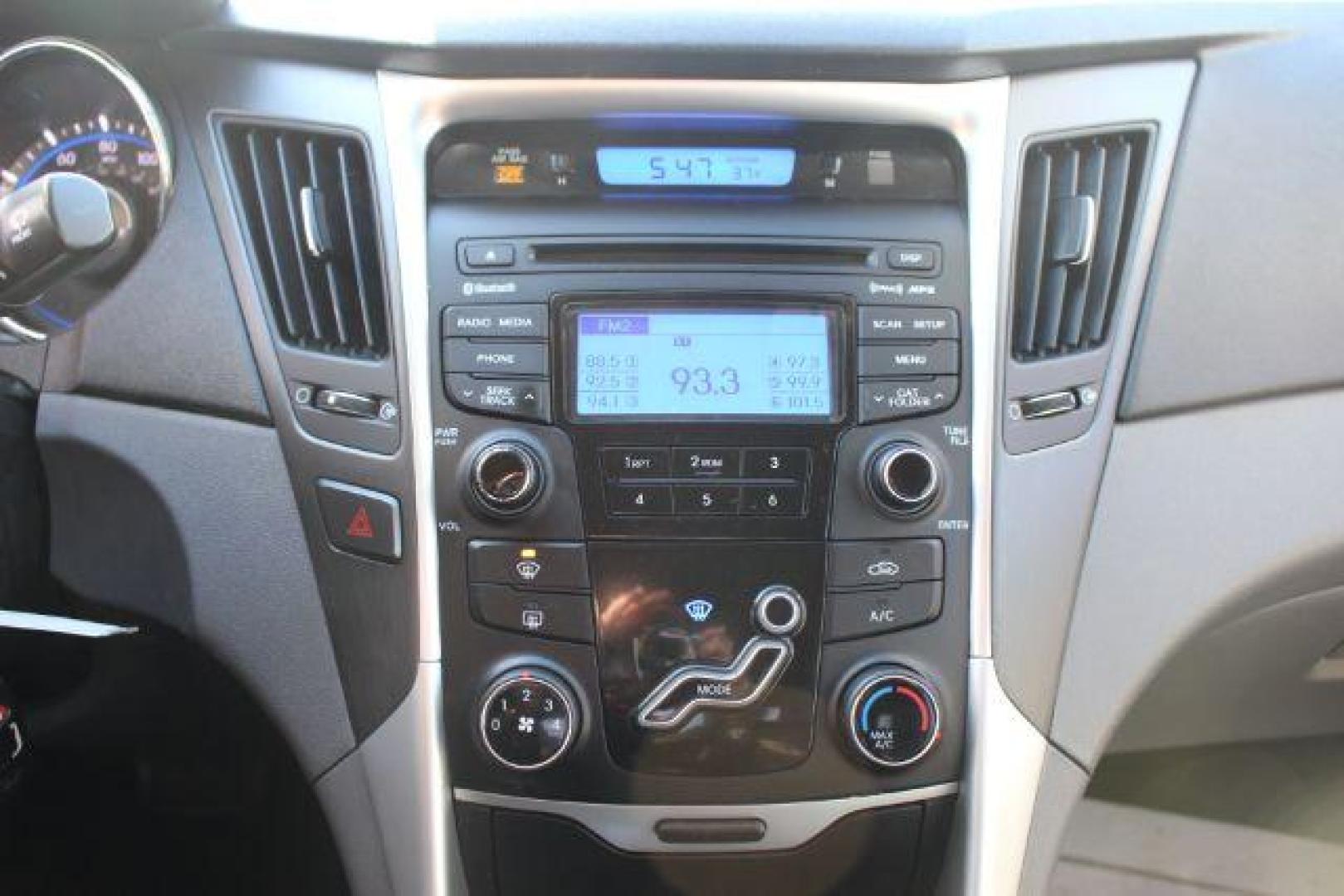 2012 GRAY Hyundai Sonata GLS Auto (5NPEB4AC2CH) with an 2.4L L4 DOHC 16V engine, 6-Speed Automatic transmission, located at 2715 W Pioneer Pkwy, Arlington, TX, 76013, (817) 265-9009, 32.710262, -97.153236 - Photo#16