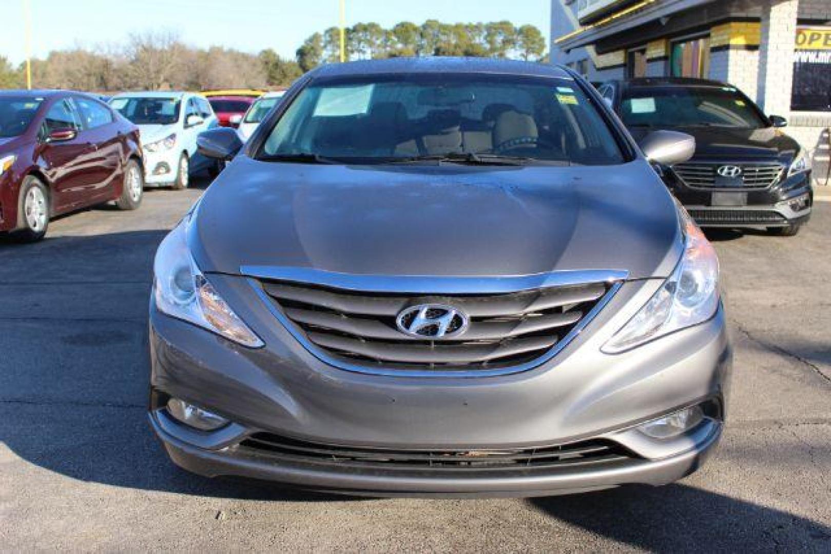 2012 GRAY Hyundai Sonata GLS Auto (5NPEB4AC2CH) with an 2.4L L4 DOHC 16V engine, 6-Speed Automatic transmission, located at 2715 W Pioneer Pkwy, Arlington, TX, 76013, (817) 265-9009, 32.710262, -97.153236 - Photo#3