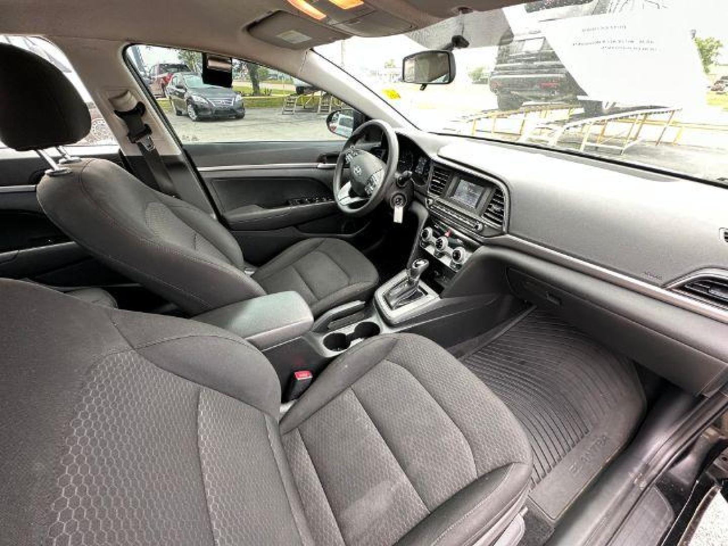 2019 BLACK Hyundai Elantra SE 6AT (5NPD74LFXKH) with an 1.8L L4 DOHC 16V engine, 6-Speed Automatic transmission, located at 2715 W Pioneer Pkwy, Arlington, TX, 76013, (817) 265-9009, 32.710262, -97.153236 - Photo#10