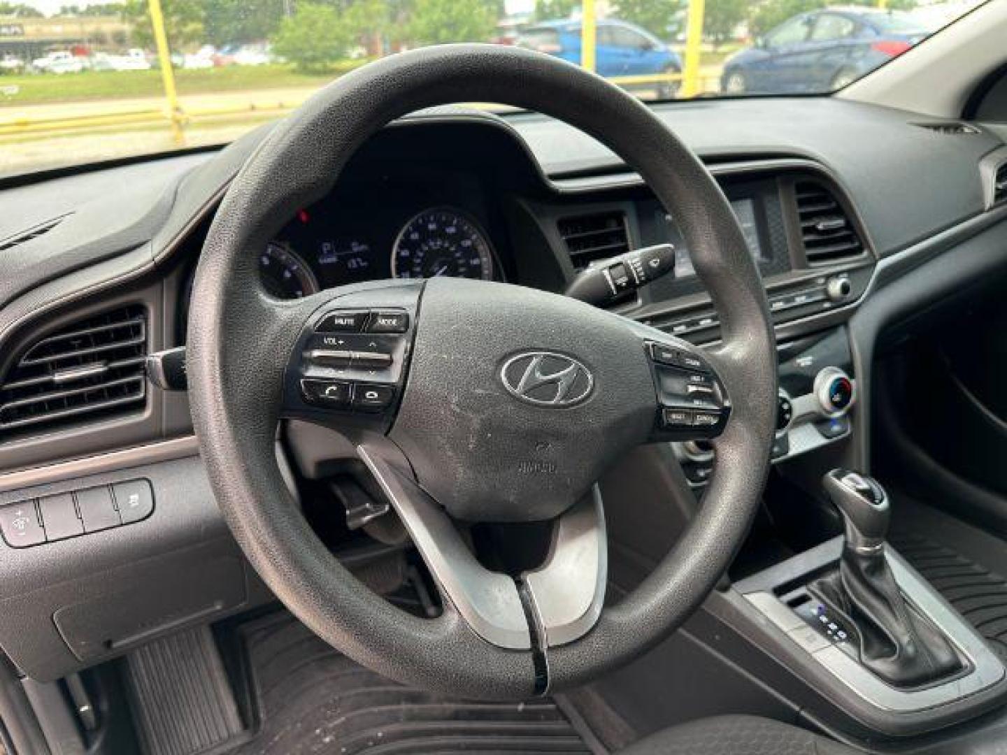 2019 BLACK Hyundai Elantra SE 6AT (5NPD74LFXKH) with an 1.8L L4 DOHC 16V engine, 6-Speed Automatic transmission, located at 2715 W Pioneer Pkwy, Arlington, TX, 76013, (817) 265-9009, 32.710262, -97.153236 - Photo#14