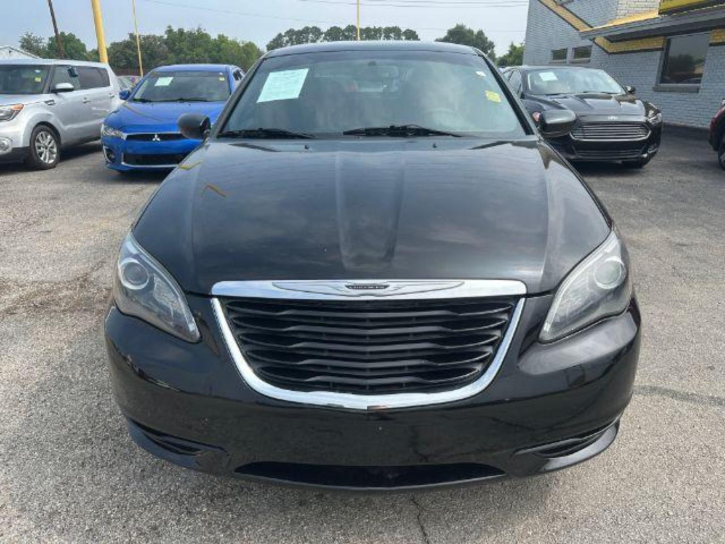 2013 BLACK Chrysler 200 Touring (1C3CCBBB4DN) with an 2.4L L4 DOHC 16V engine, 6-Speed Automatic transmission, located at 2715 W Pioneer Pkwy, Arlington, TX, 76013, (817) 265-9009, 32.710262, -97.153236 - Photo#3