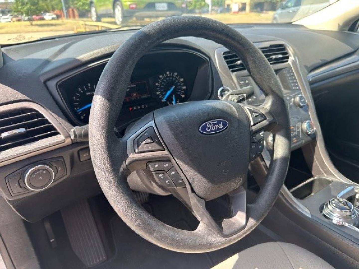 2020 WHITE Ford Fusion S (3FA6P0G75LR) with an 2.5L L4 DOHC 16V engine, 6-Speed Automatic transmission, located at 2715 W Pioneer Pkwy, Arlington, TX, 76013, (817) 265-9009, 32.710262, -97.153236- Photo#14