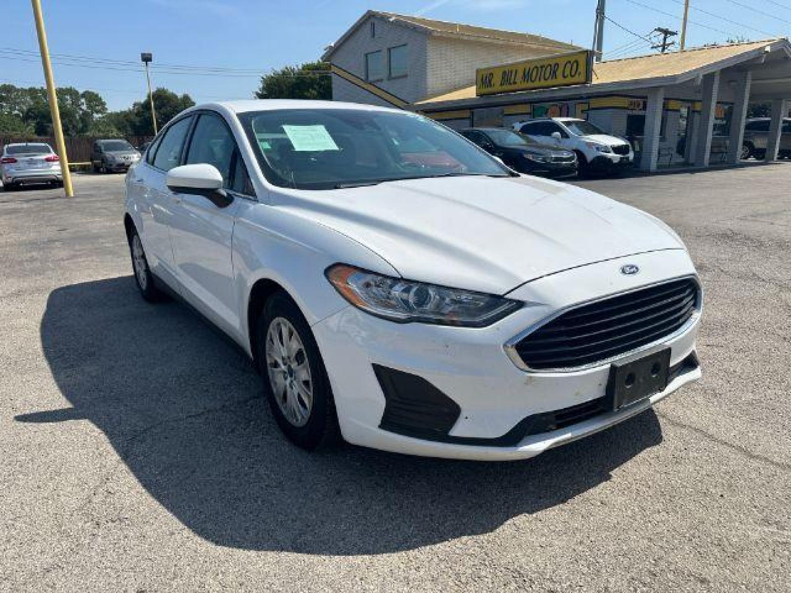 2020 WHITE Ford Fusion S (3FA6P0G75LR) with an 2.5L L4 DOHC 16V engine, 6-Speed Automatic transmission, located at 2715 W Pioneer Pkwy, Arlington, TX, 76013, (817) 265-9009, 32.710262, -97.153236 - Photo #5