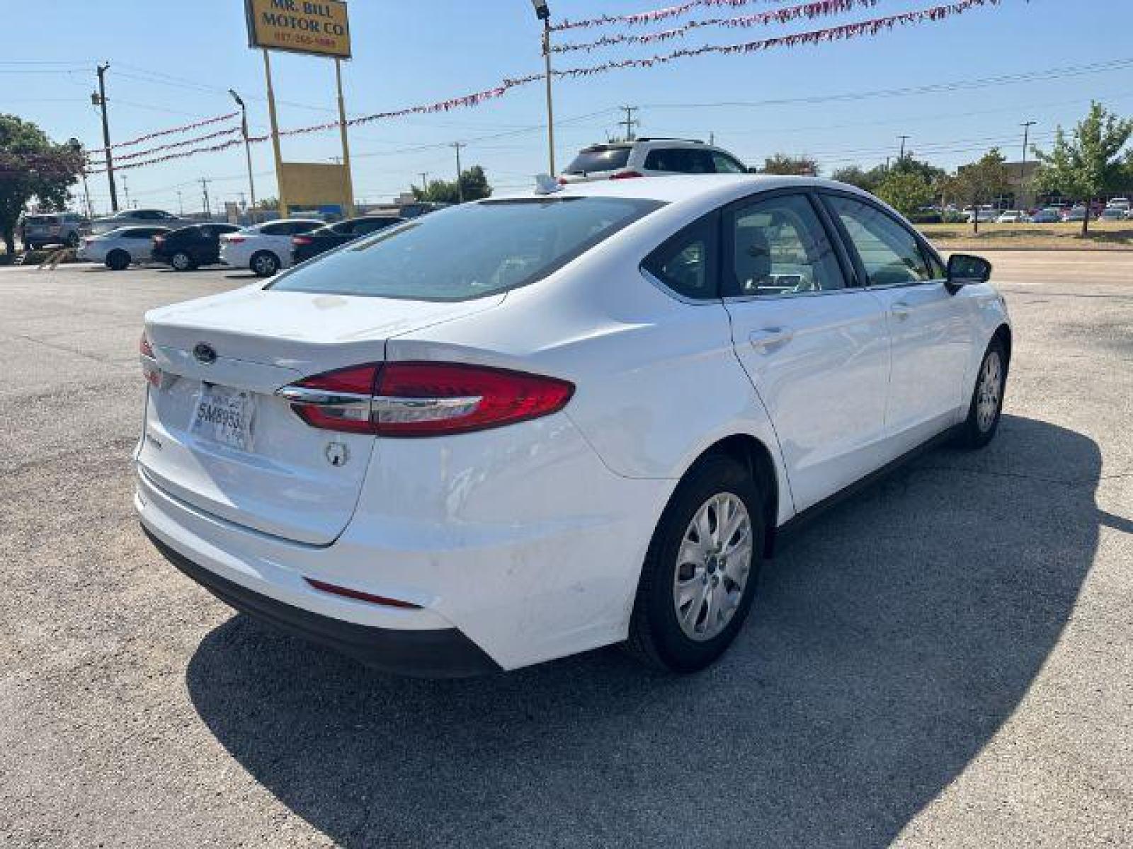 2020 WHITE Ford Fusion S (3FA6P0G75LR) with an 2.5L L4 DOHC 16V engine, 6-Speed Automatic transmission, located at 2715 W Pioneer Pkwy, Arlington, TX, 76013, (817) 265-9009, 32.710262, -97.153236 - Photo #7