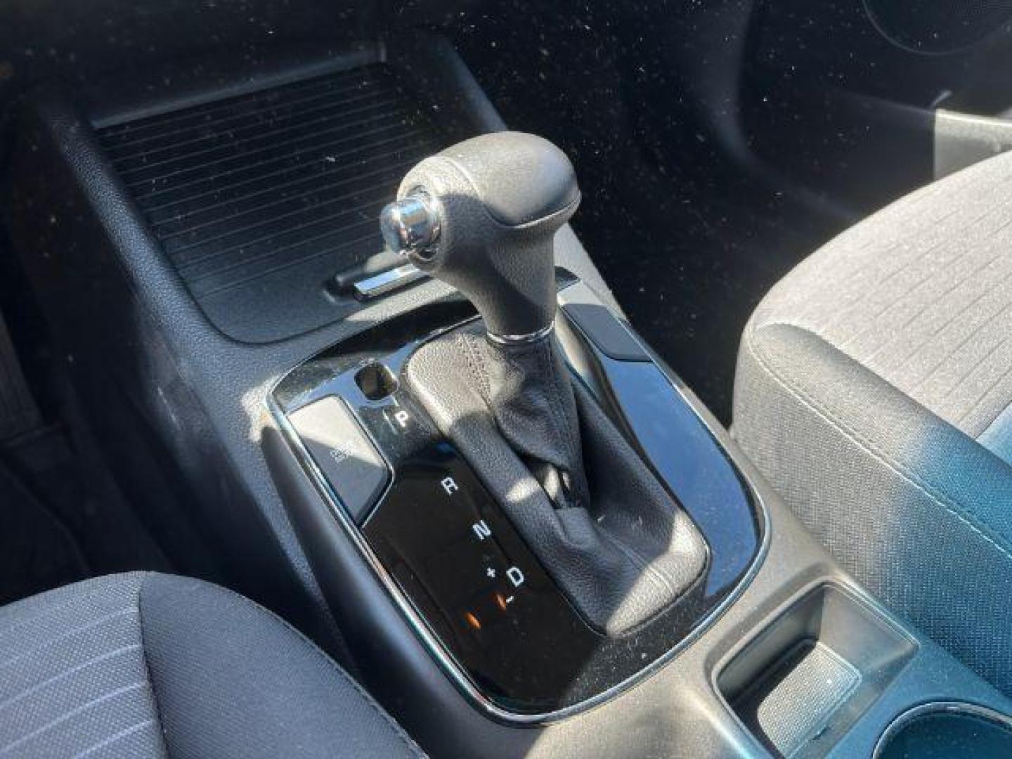 2017 SILVER Kia Forte LX 6A (3KPFL4A72HE) with an 2.0L L4 DOHC 16V engine, 6-Speed Automatic transmission, located at 2715 W Pioneer Pkwy, Arlington, TX, 76013, (817) 265-9009, 32.710262, -97.153236 - Photo#15