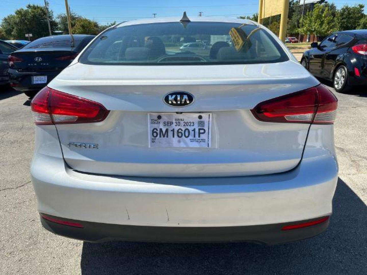 2017 SILVER Kia Forte LX 6A (3KPFL4A72HE) with an 2.0L L4 DOHC 16V engine, 6-Speed Automatic transmission, located at 2715 W Pioneer Pkwy, Arlington, TX, 76013, (817) 265-9009, 32.710262, -97.153236 - Photo#6