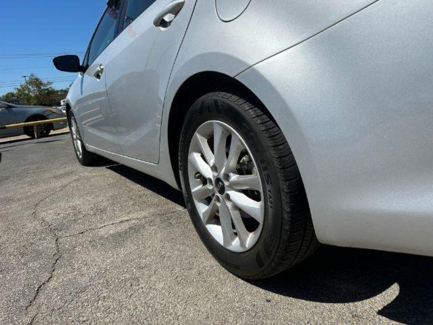 2017 SILVER Kia Forte LX 6A (3KPFL4A72HE) with an 2.0L L4 DOHC 16V engine, 6-Speed Automatic transmission, located at 2715 W Pioneer Pkwy, Arlington, TX, 76013, (817) 265-9009, 32.710262, -97.153236 - Photo#8