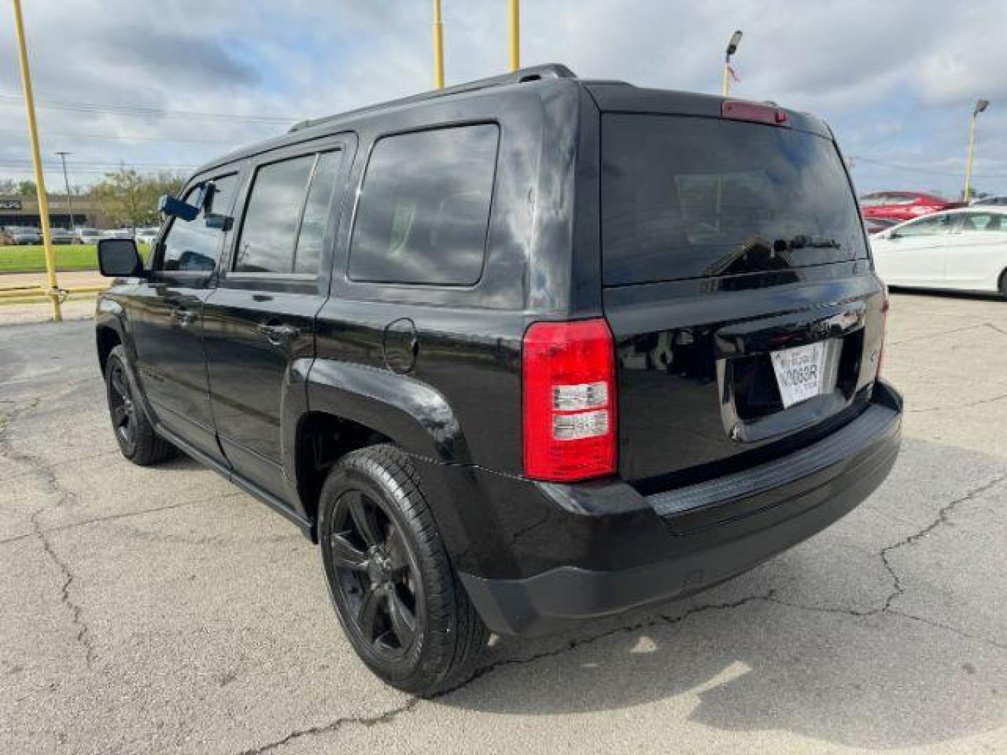 2015 Black Clearcoat Jeep Patriot Sport 2WD (1C4NJPBA1FD) with an 2.0L L4 DOHC 16V engine, located at 2715 W Pioneer Pkwy, Arlington, TX, 76013, (817) 265-9009, 32.710262, -97.153236 - Photo#8