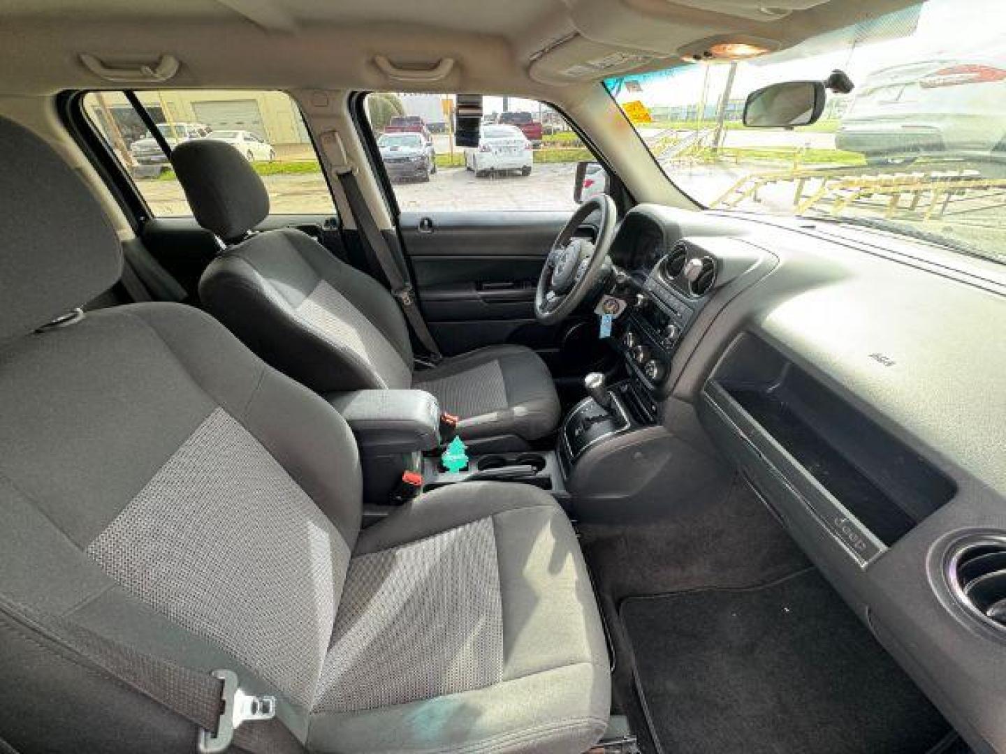2015 Black Clearcoat Jeep Patriot Sport 2WD (1C4NJPBA1FD) with an 2.0L L4 DOHC 16V engine, located at 2715 W Pioneer Pkwy, Arlington, TX, 76013, (817) 265-9009, 32.710262, -97.153236 - Photo#10