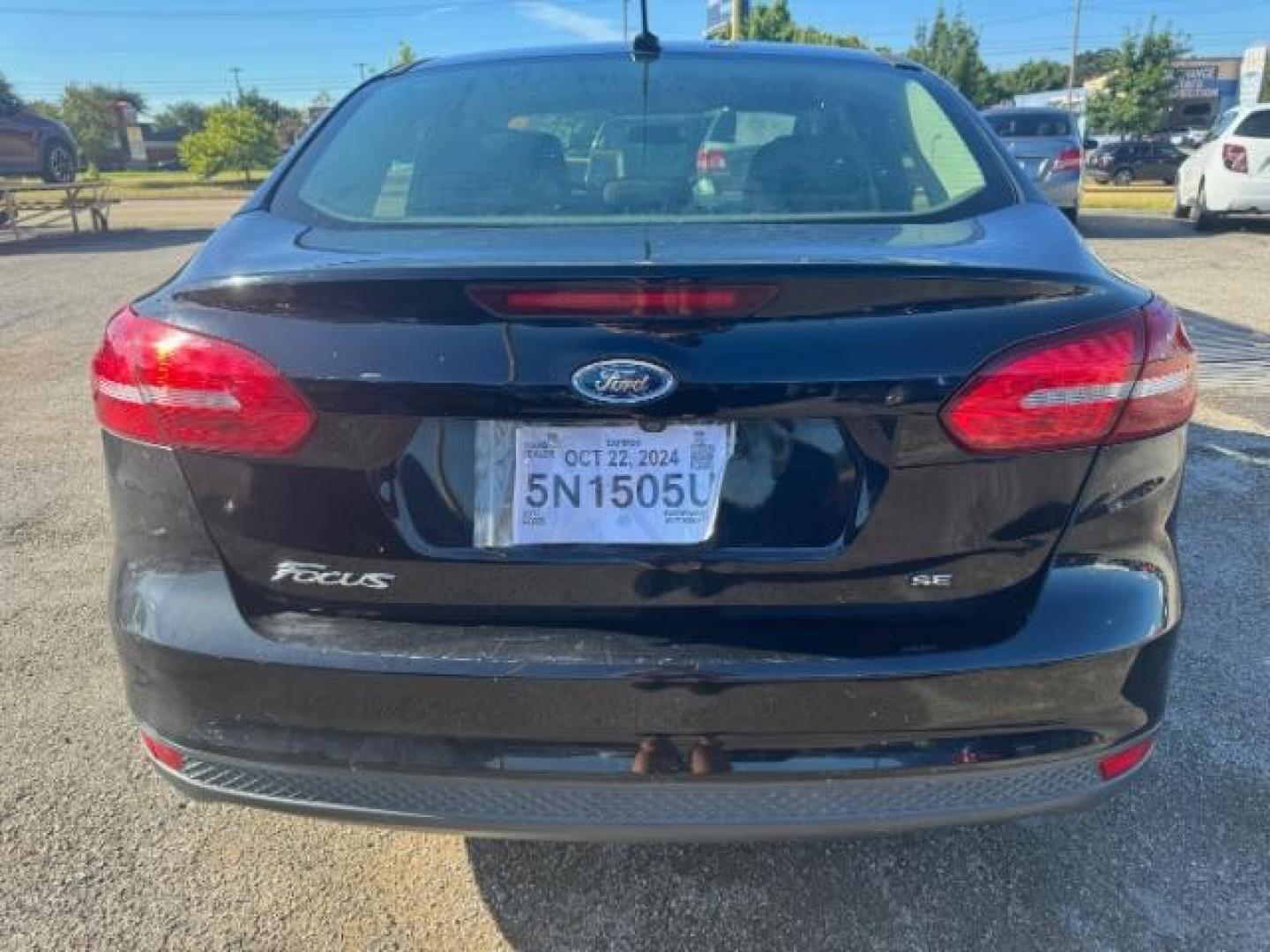 2017 BLACK Ford Focus SE Sedan (1FADP3F24HL) with an 2.0L L4 DOHC 16V engine, located at 2715 W Pioneer Pkwy, Arlington, TX, 76013, (817) 265-9009, 32.710262, -97.153236 - Photo#6