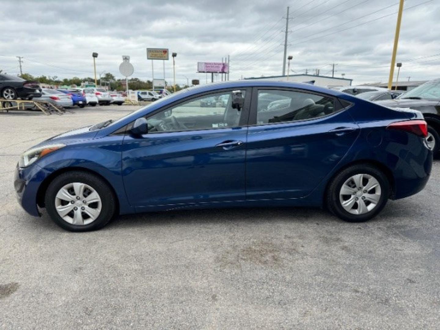 2016 BLUE Hyundai Elantra SE 6AT (5NPDH4AE1GH) with an 1.8L L4 DOHC 16V engine, 6-Speed Automatic transmission, located at 2715 W Pioneer Pkwy, Arlington, TX, 76013, (817) 265-9009, 32.710262, -97.153236- Photo#1